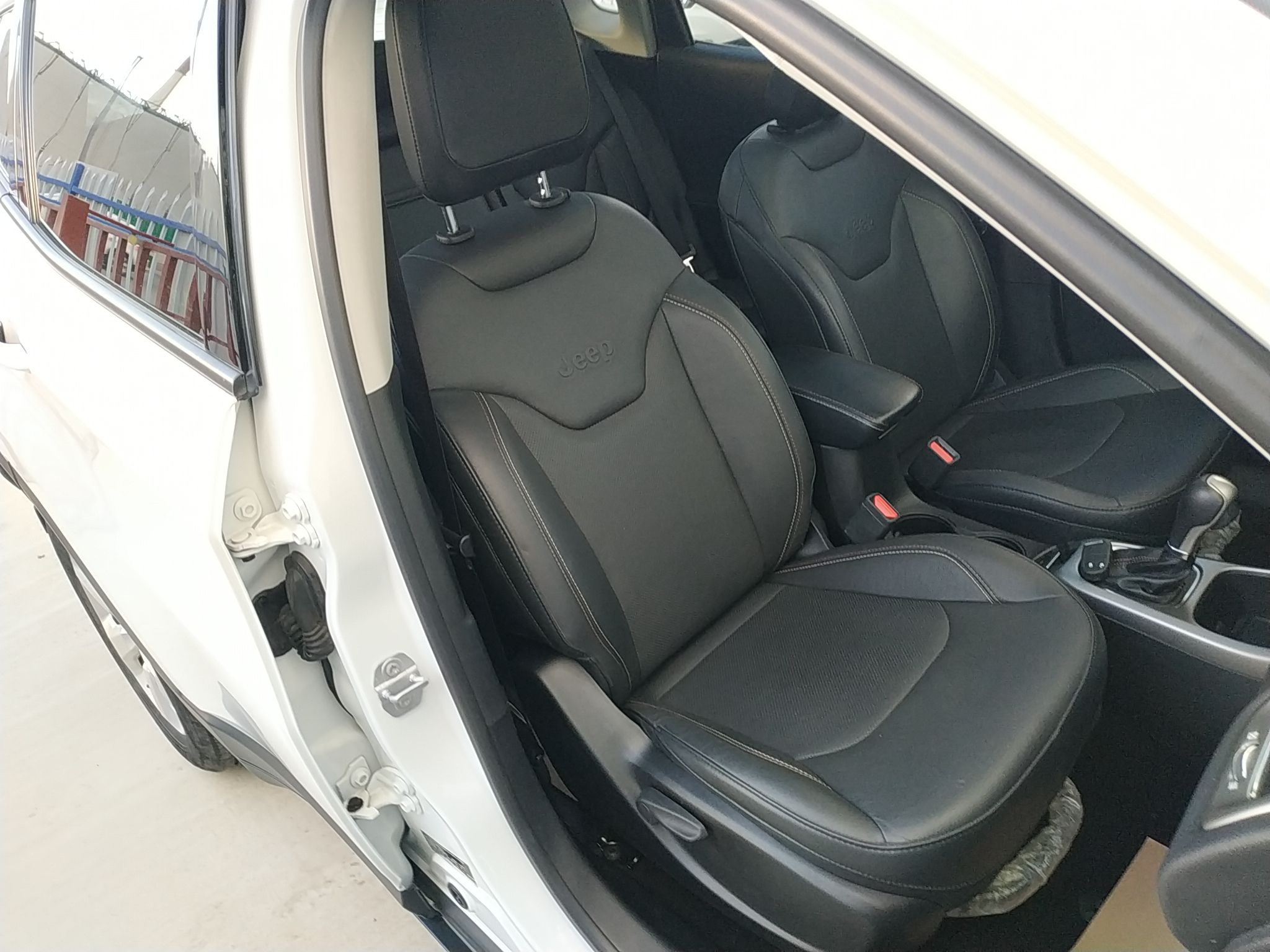 Jeep 指南者 2017款 200T 自动家享版