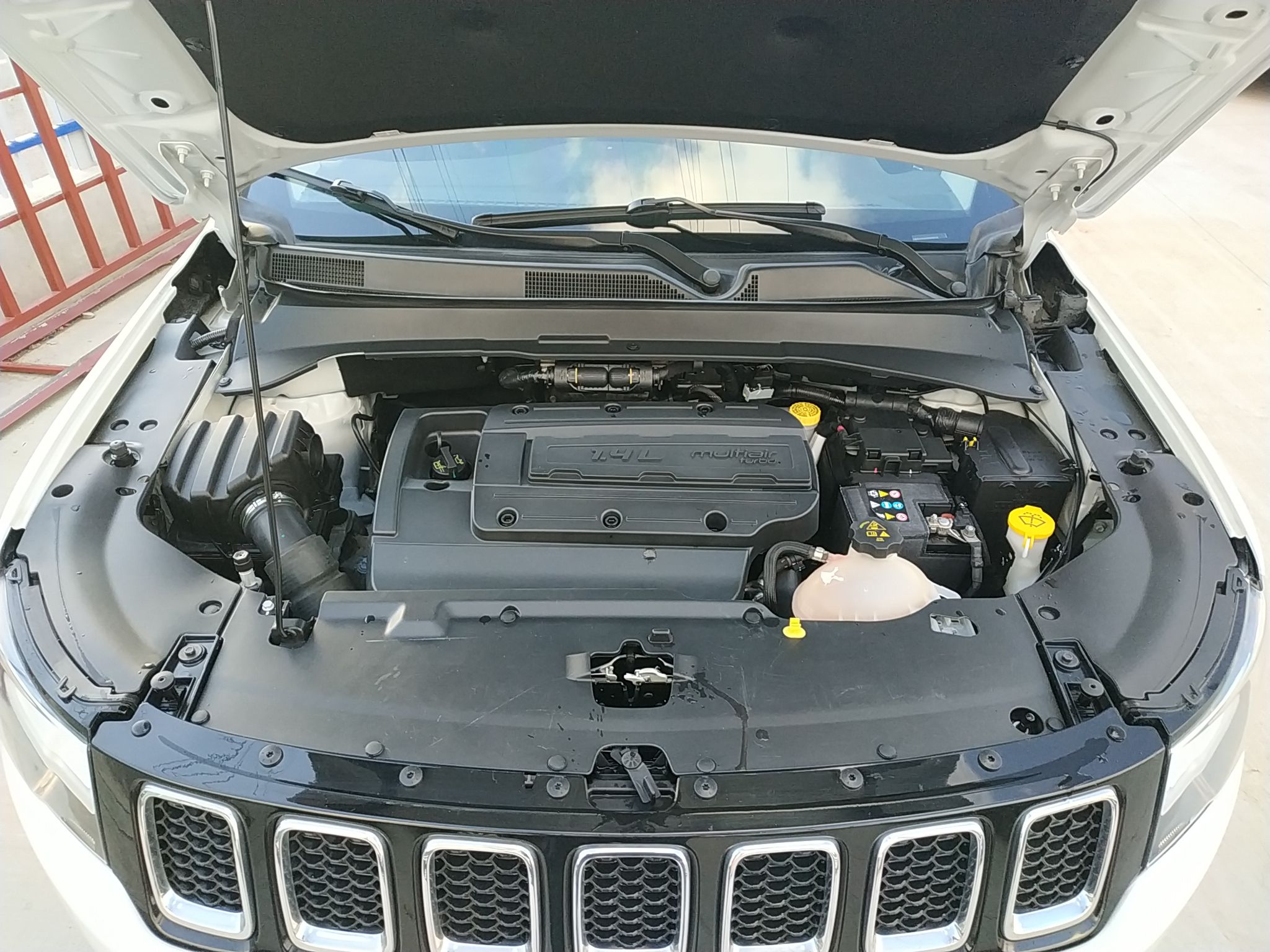 Jeep 指南者 2017款 200T 自动家享版