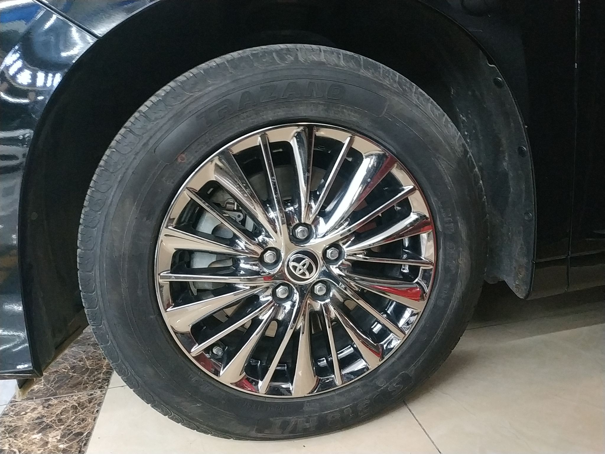 丰田 埃尔法 2020款 双擎 2.5L 尊贵版(进口)