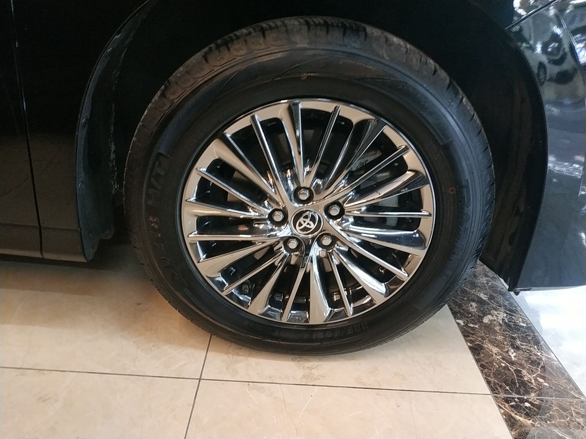 丰田 埃尔法 2020款 双擎 2.5L 尊贵版(进口)