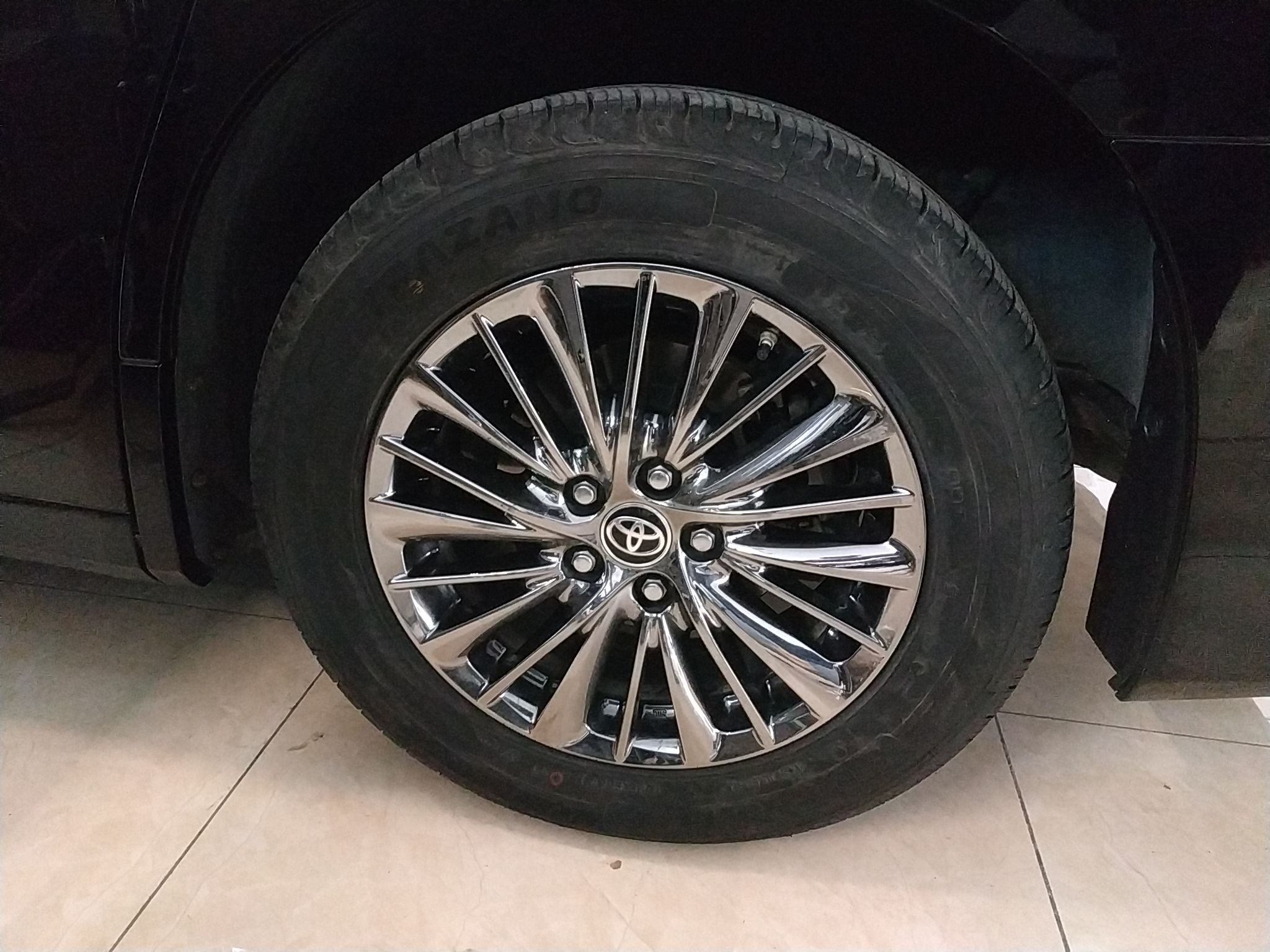 丰田 埃尔法 2020款 双擎 2.5L 尊贵版(进口)