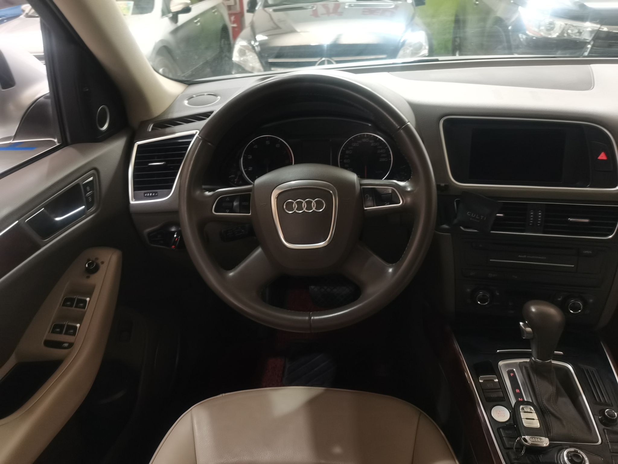 奥迪Q5 2012款 2.0TFSI 舒适型