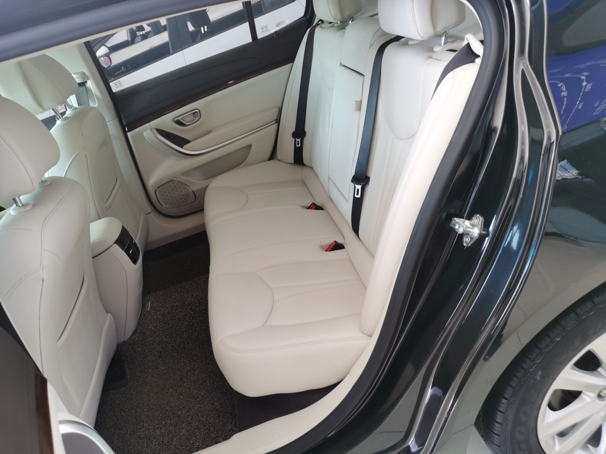 荣威950 2017款 30T 互联网旗舰版