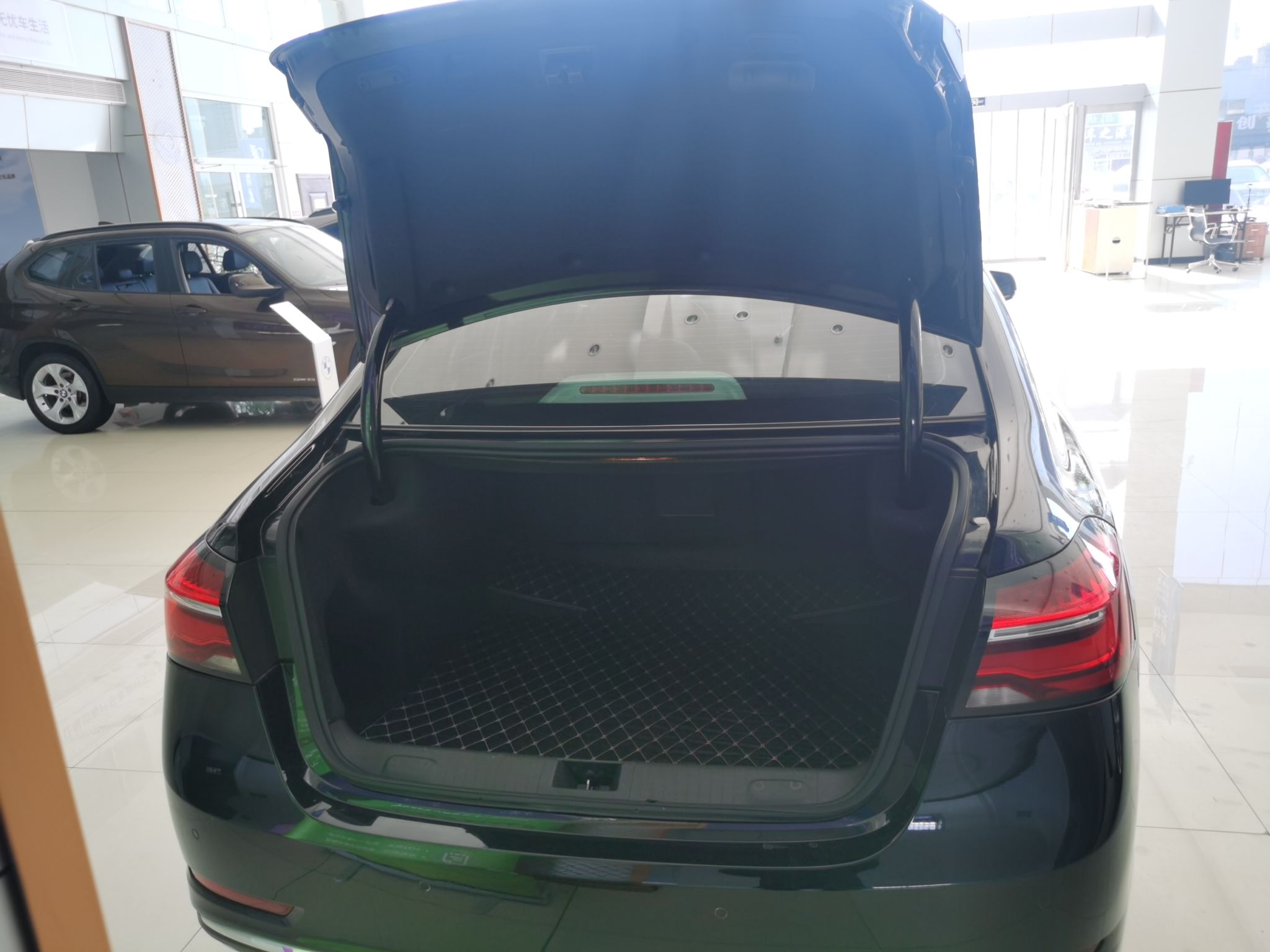 荣威950 2017款 30T 互联网旗舰版