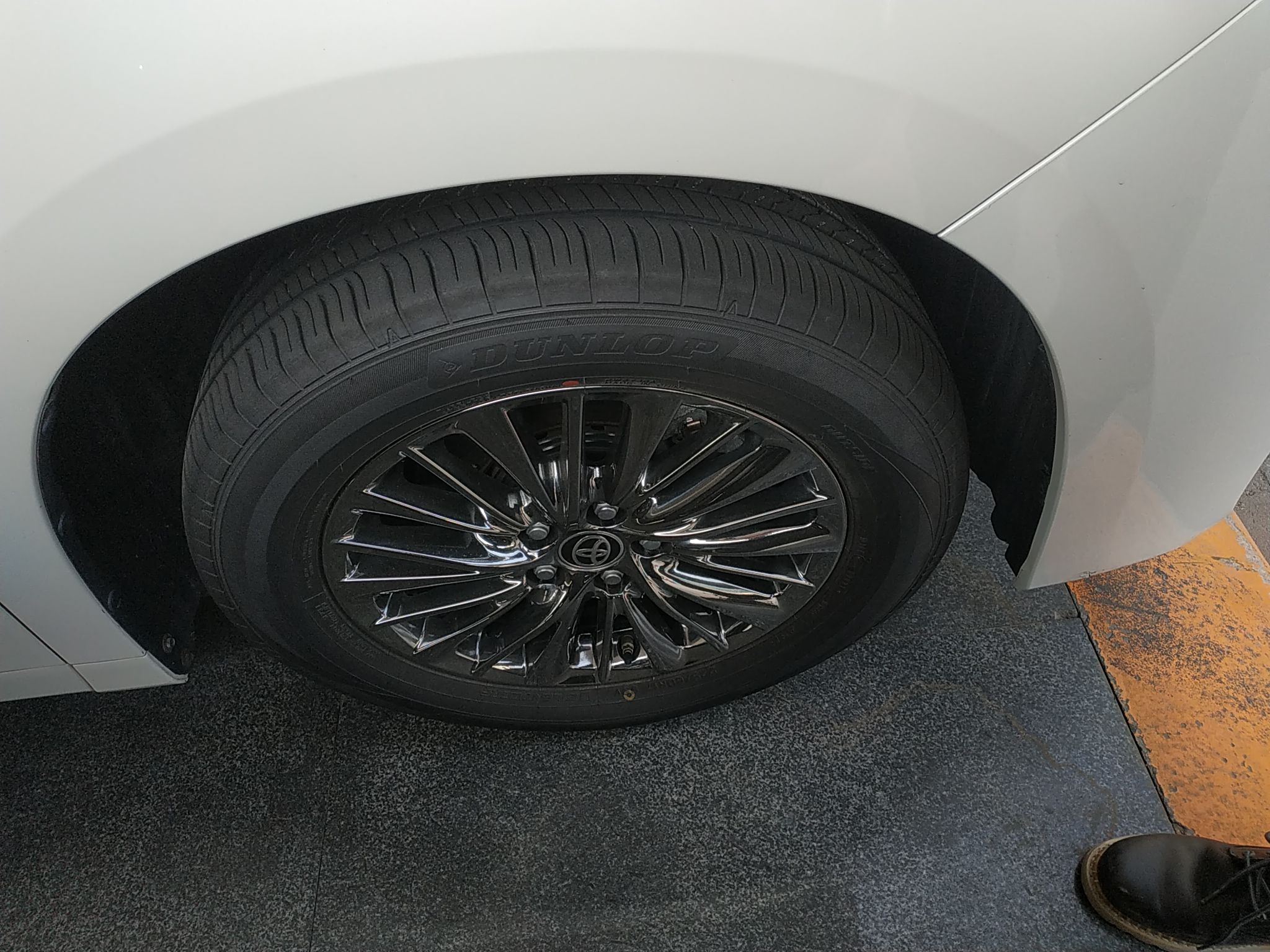 丰田 埃尔法 2019款 双擎 2.5L 尊贵版(进口)