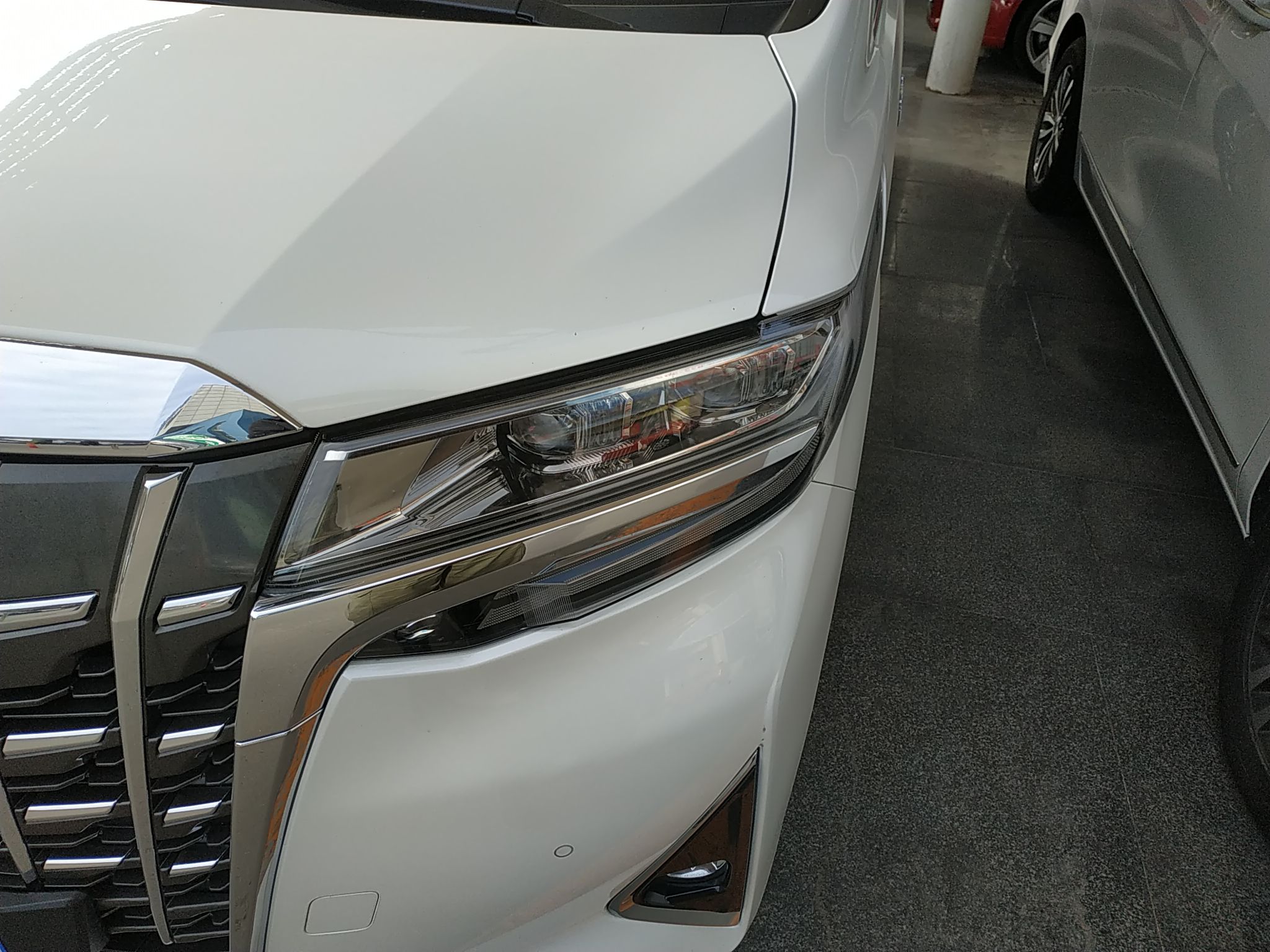 丰田 埃尔法 2019款 双擎 2.5L 尊贵版(进口)