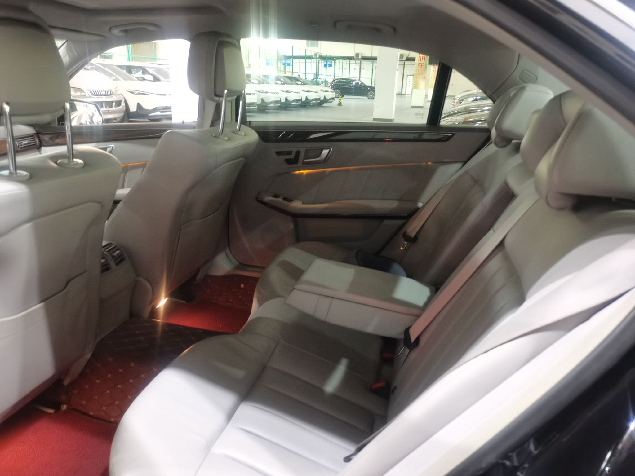 奔驰E级 2011款 E 300 L 优雅型