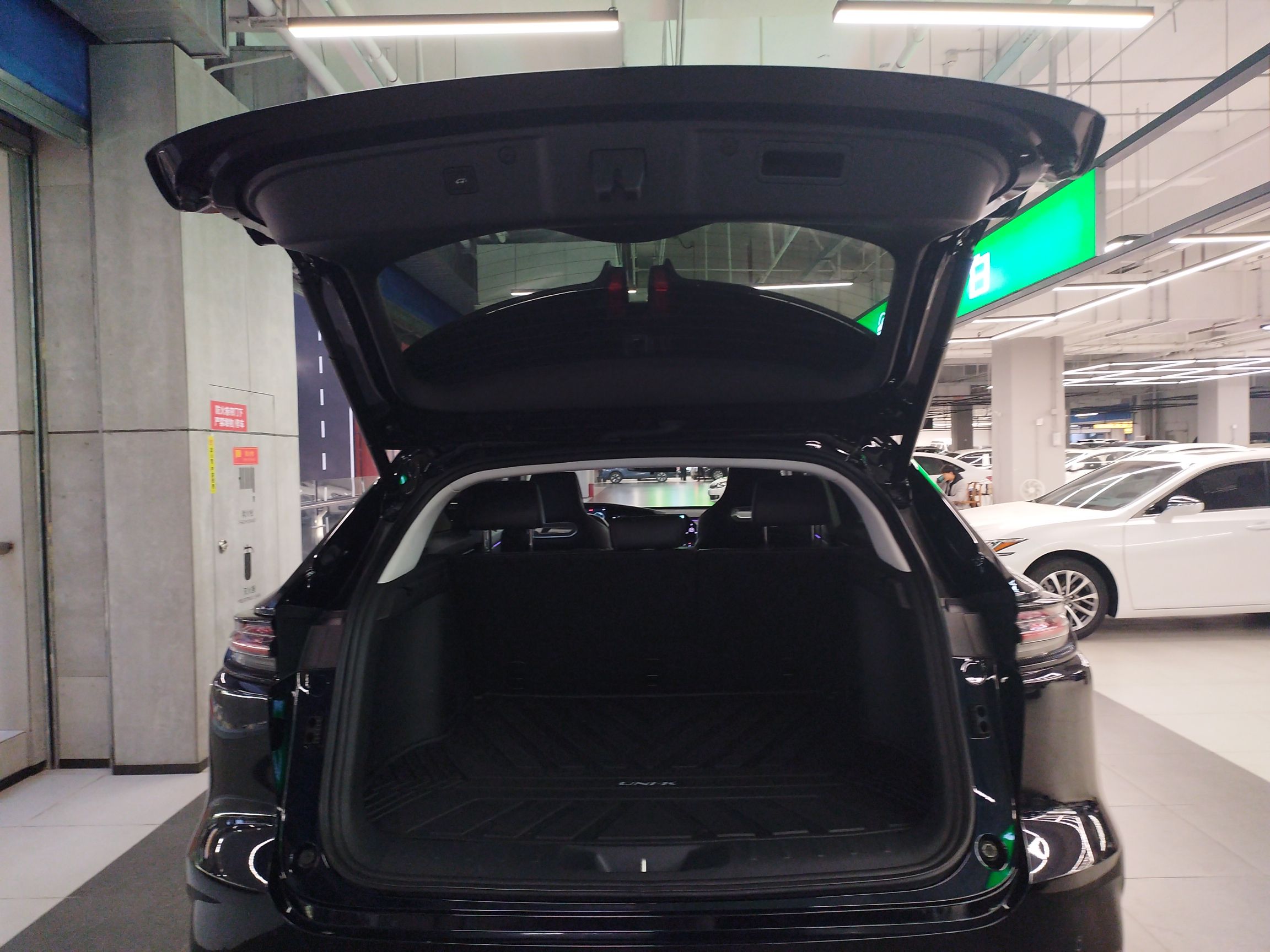 长安UNI-K新能源 2022款 蓝鲸iDD 1.5T 尊贵型