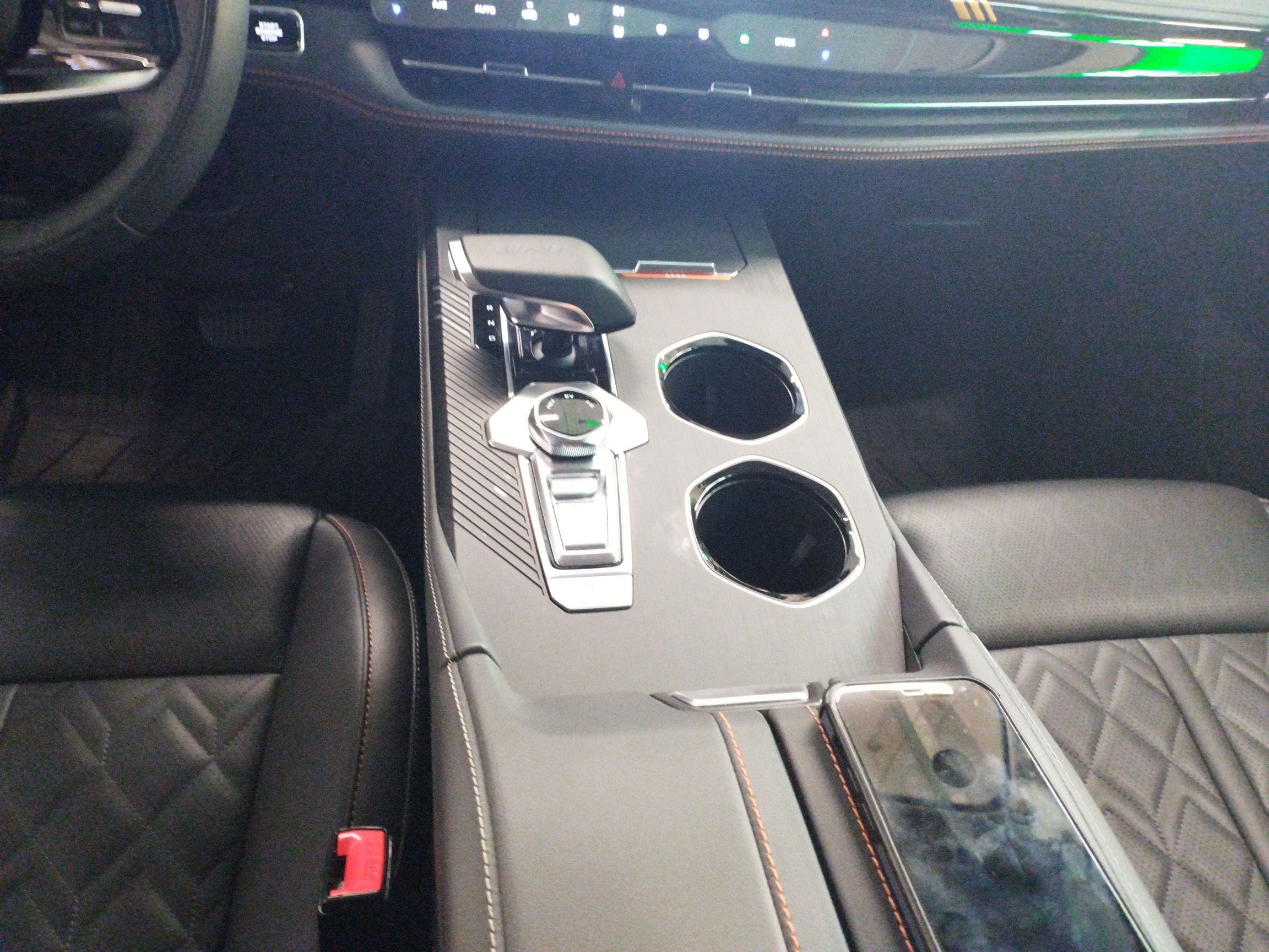 长安UNI-K新能源 2022款 蓝鲸iDD 1.5T 尊贵型