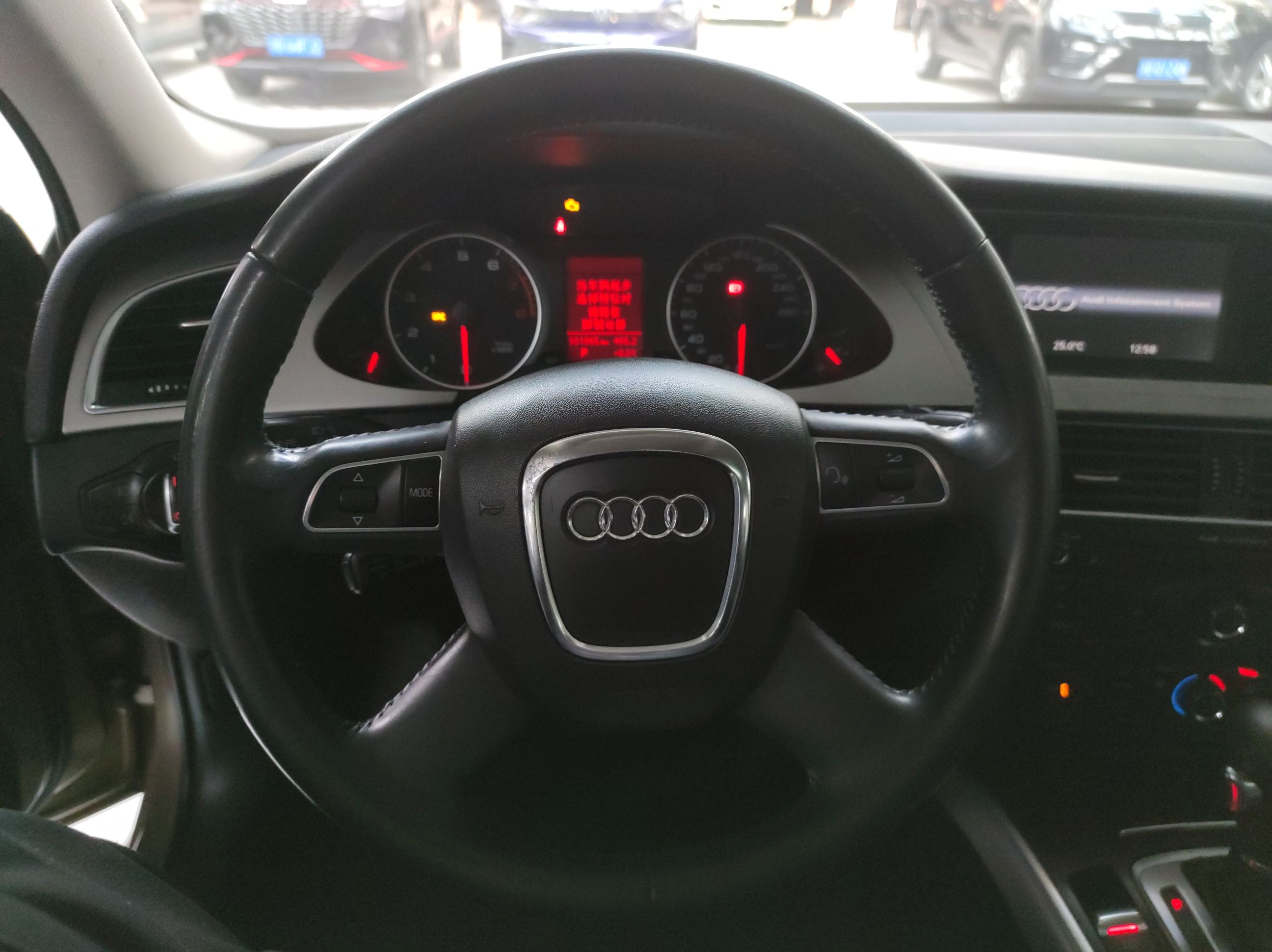 奥迪A4L 2012款 2.0 TFSI 自动标准型