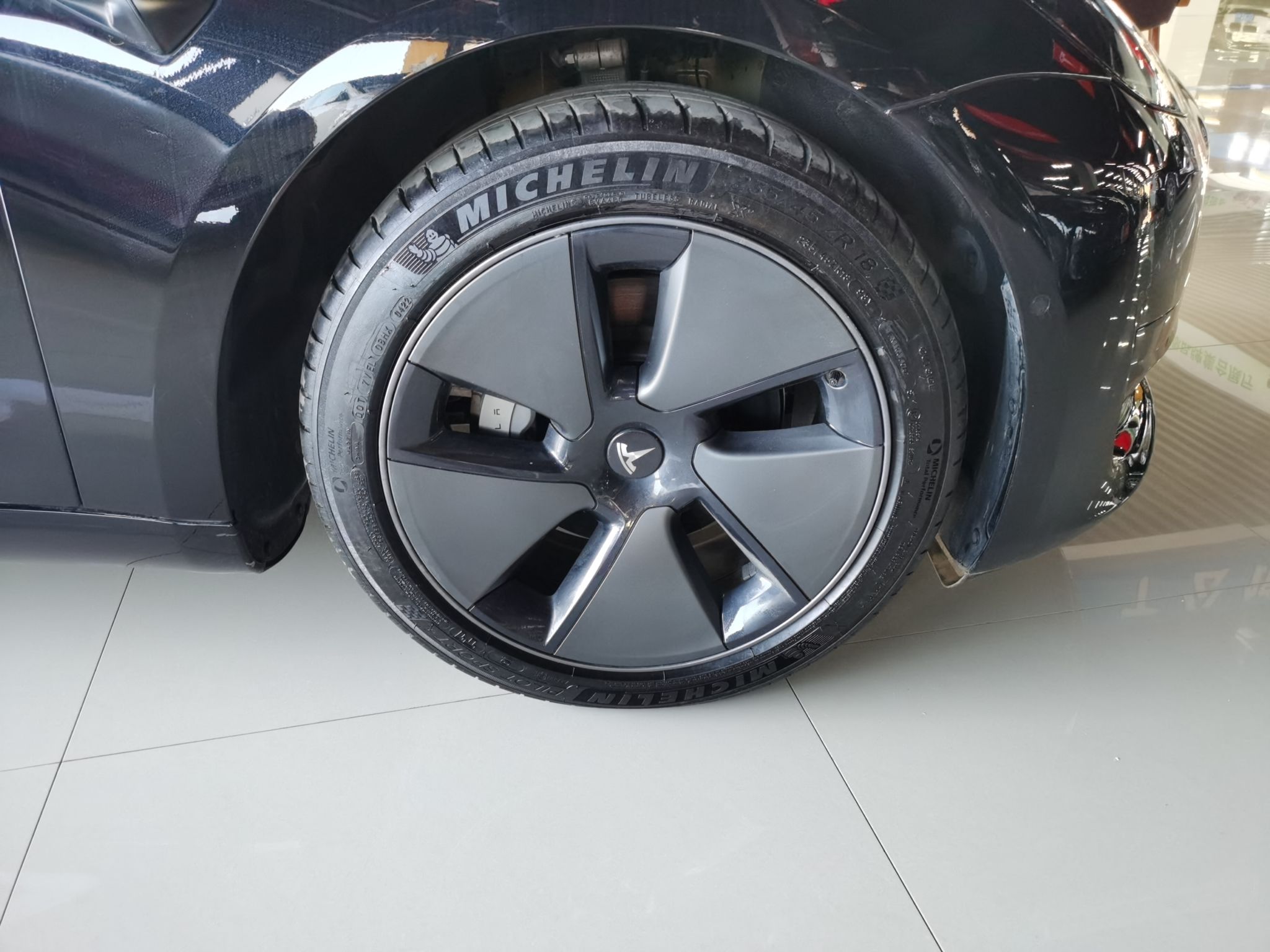 特斯拉 Model 3 2022款 后轮驱动版