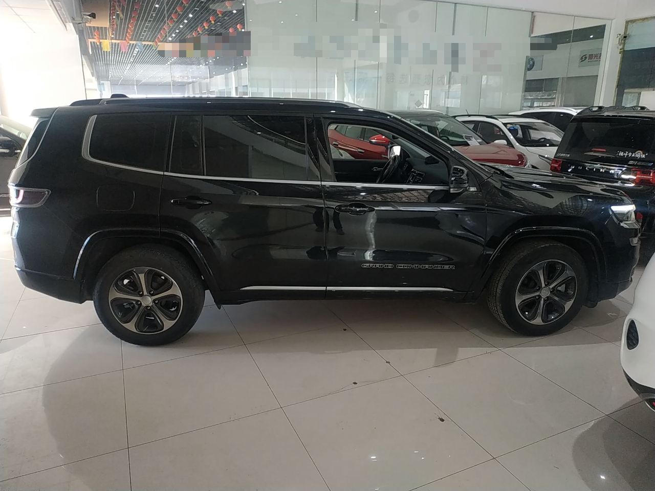 Jeep 大指挥官PHEV 2020款 2.0T 插电混动领先版