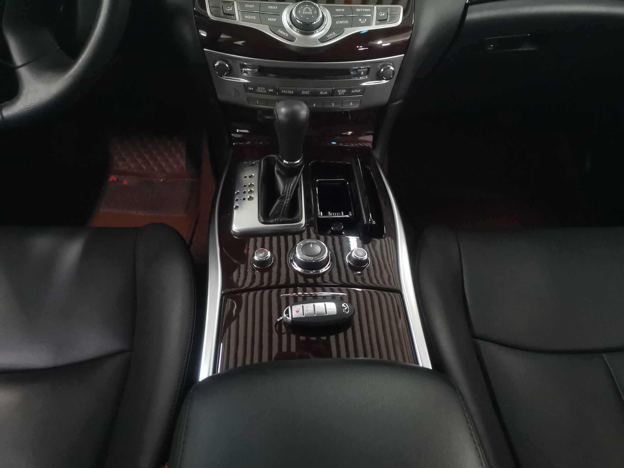 英菲尼迪Q70L 2015款 Q70L 2.5L 悦享版(进口)