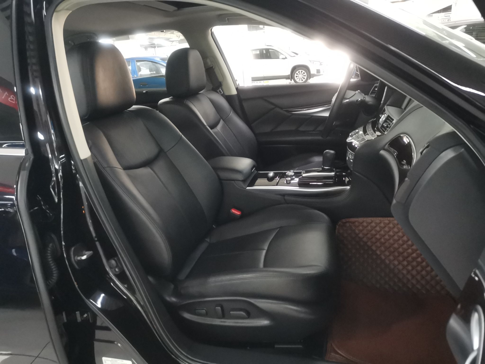 英菲尼迪Q70L 2015款 Q70L 2.5L 悦享版(进口)