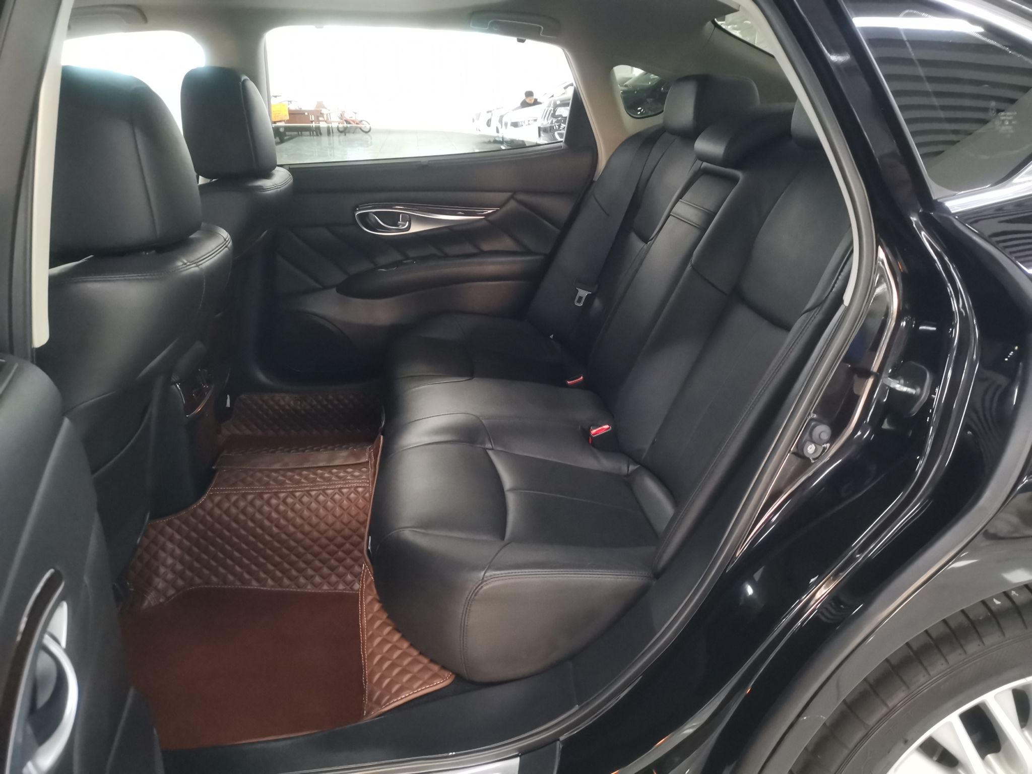 英菲尼迪Q70L 2015款 Q70L 2.5L 悦享版(进口)