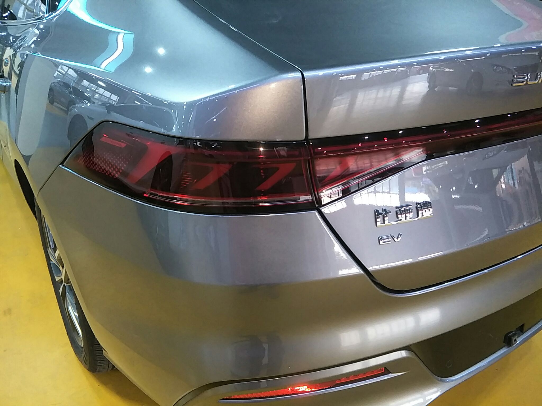 比亚迪 秦PLUS 2021款 EV 500KM 尊贵型