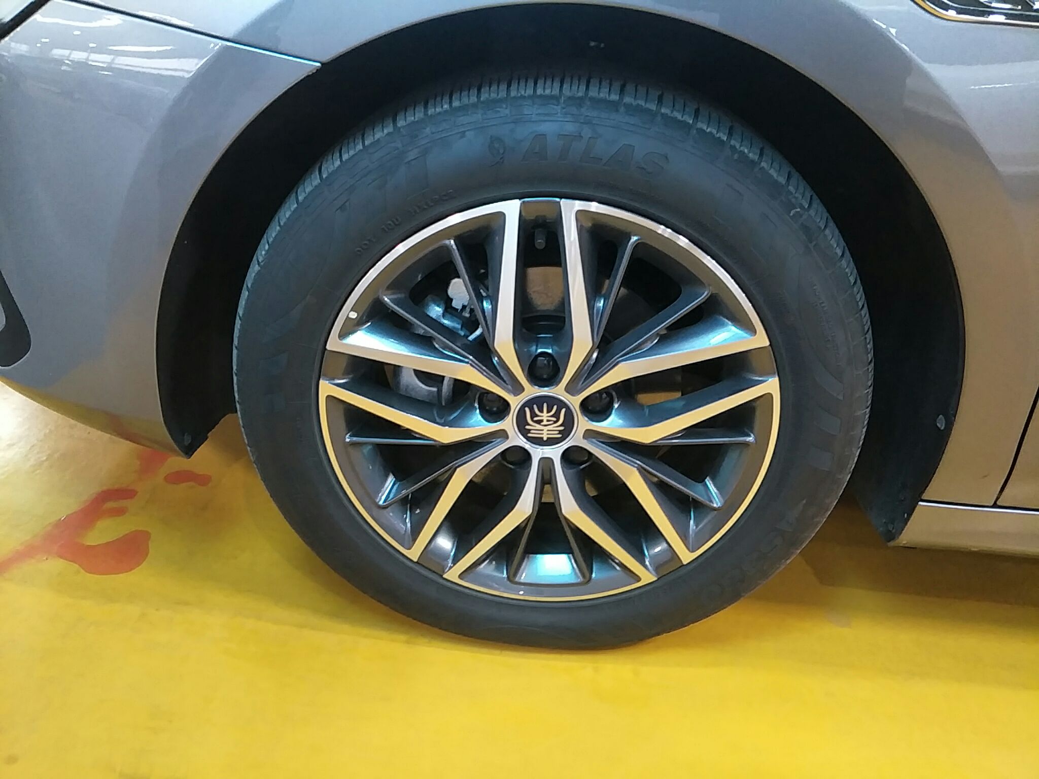 比亚迪 秦PLUS 2021款 EV 500KM 尊贵型