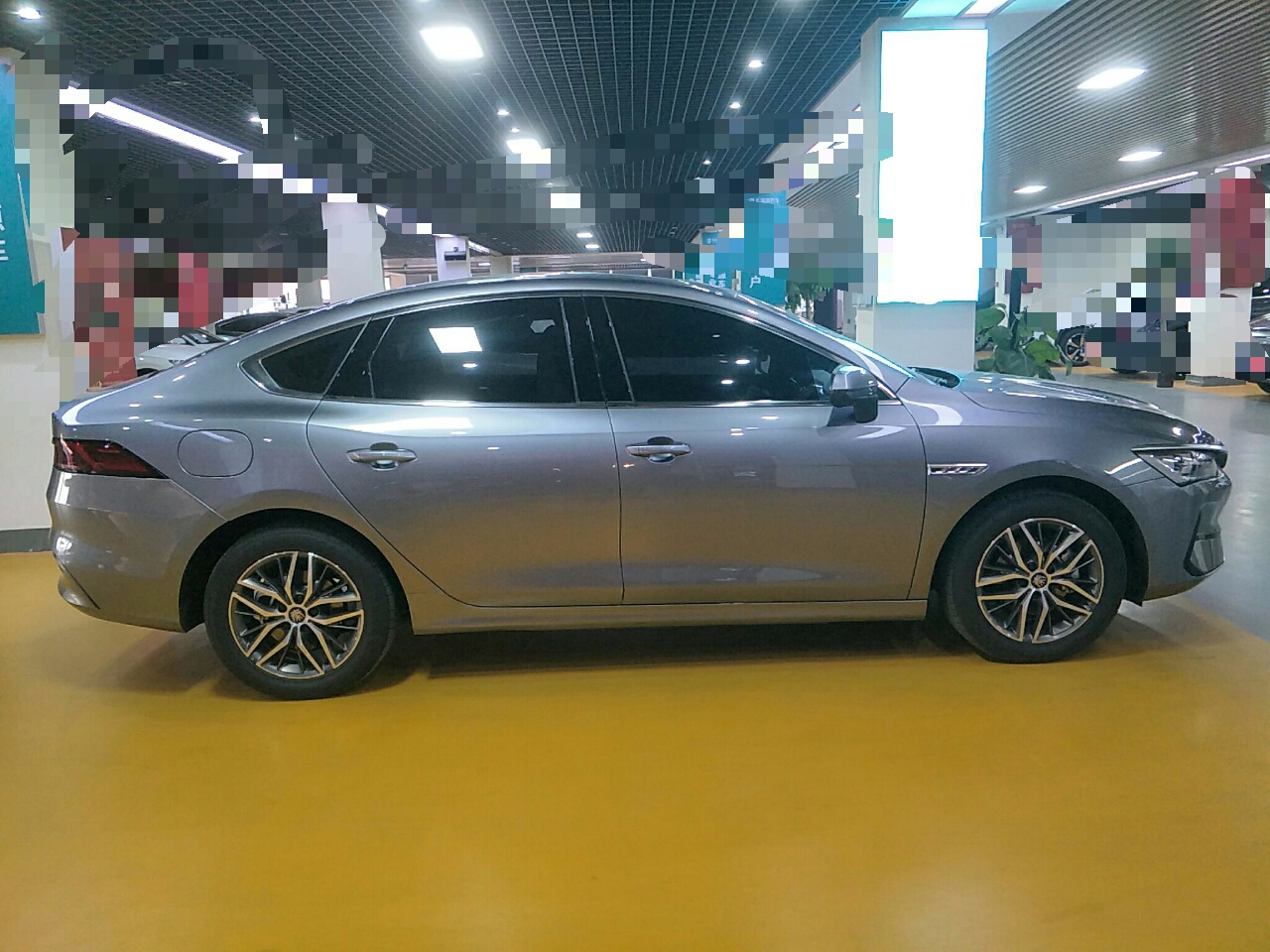 比亚迪 秦PLUS 2021款 EV 500KM 尊贵型