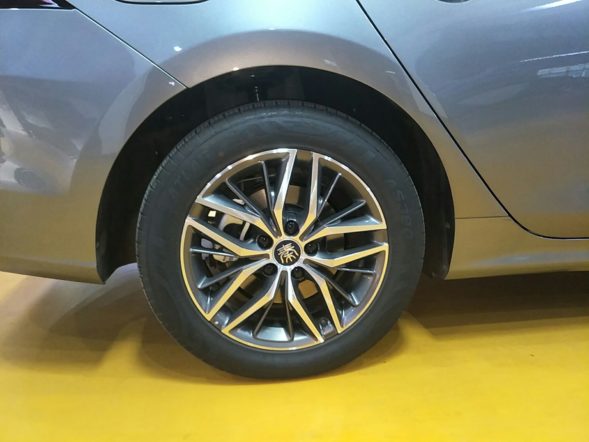 比亚迪 秦PLUS 2021款 EV 500KM 尊贵型