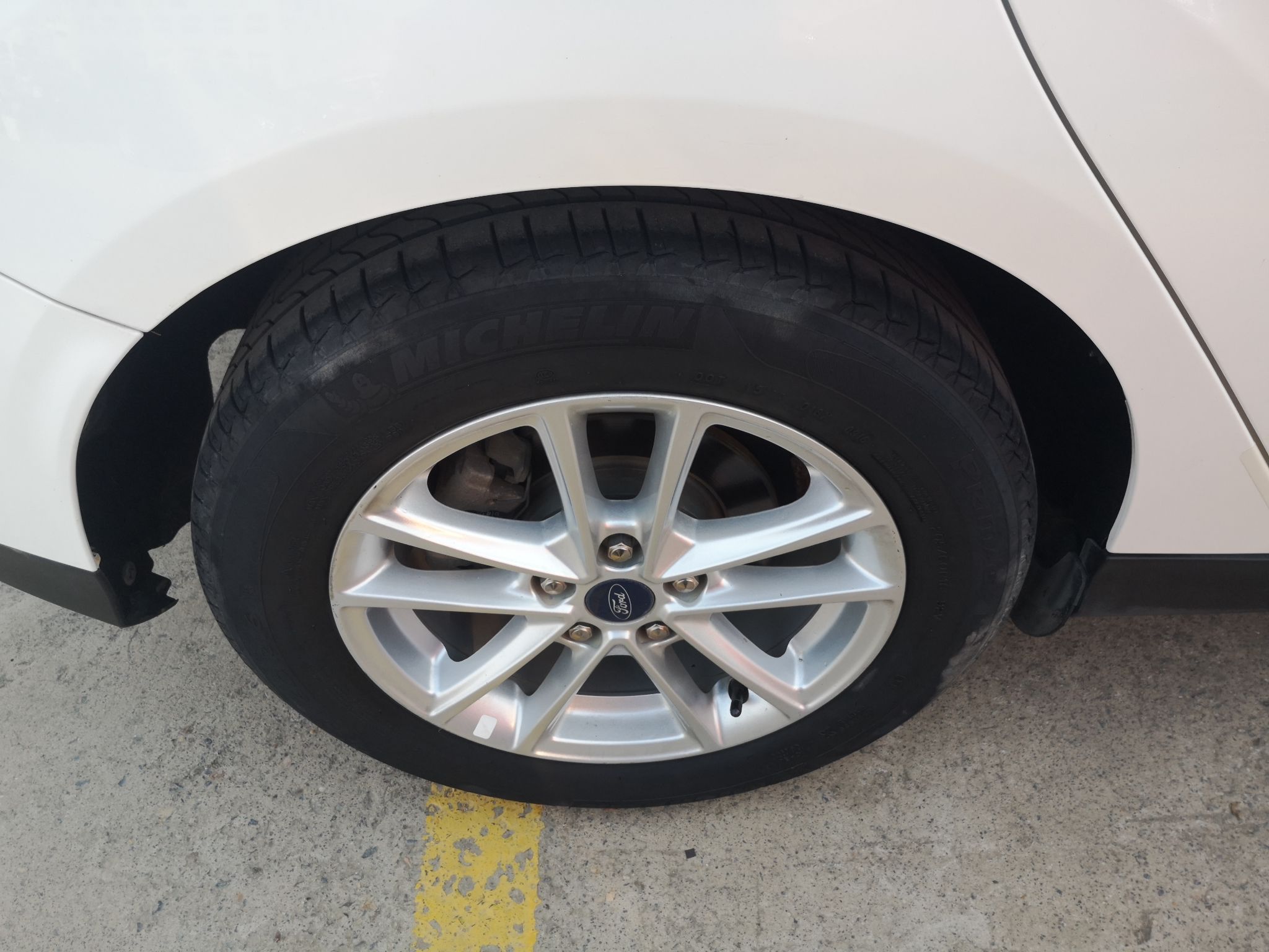 福特 福克斯 2015款 两厢 EcoBoost 125 自动超能风尚型