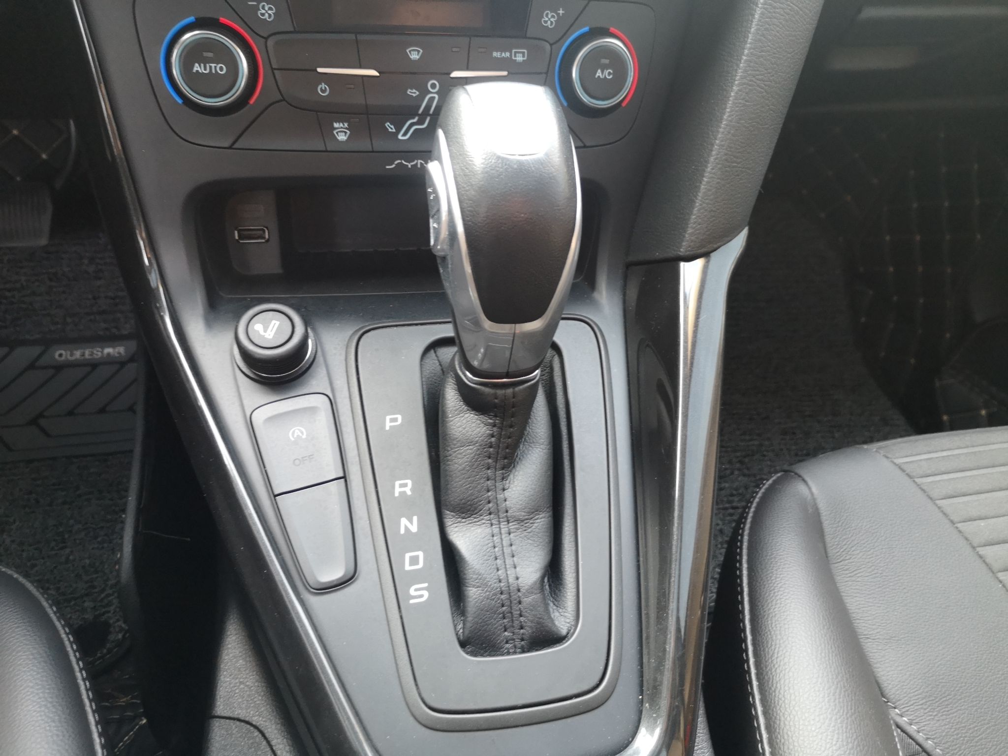 福特 福克斯 2015款 两厢 EcoBoost 125 自动超能风尚型