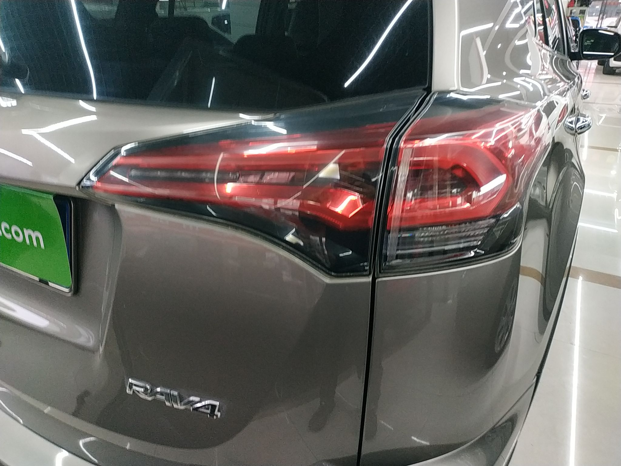 丰田 RAV4 2018款 2.0L CVT两驱风尚X版