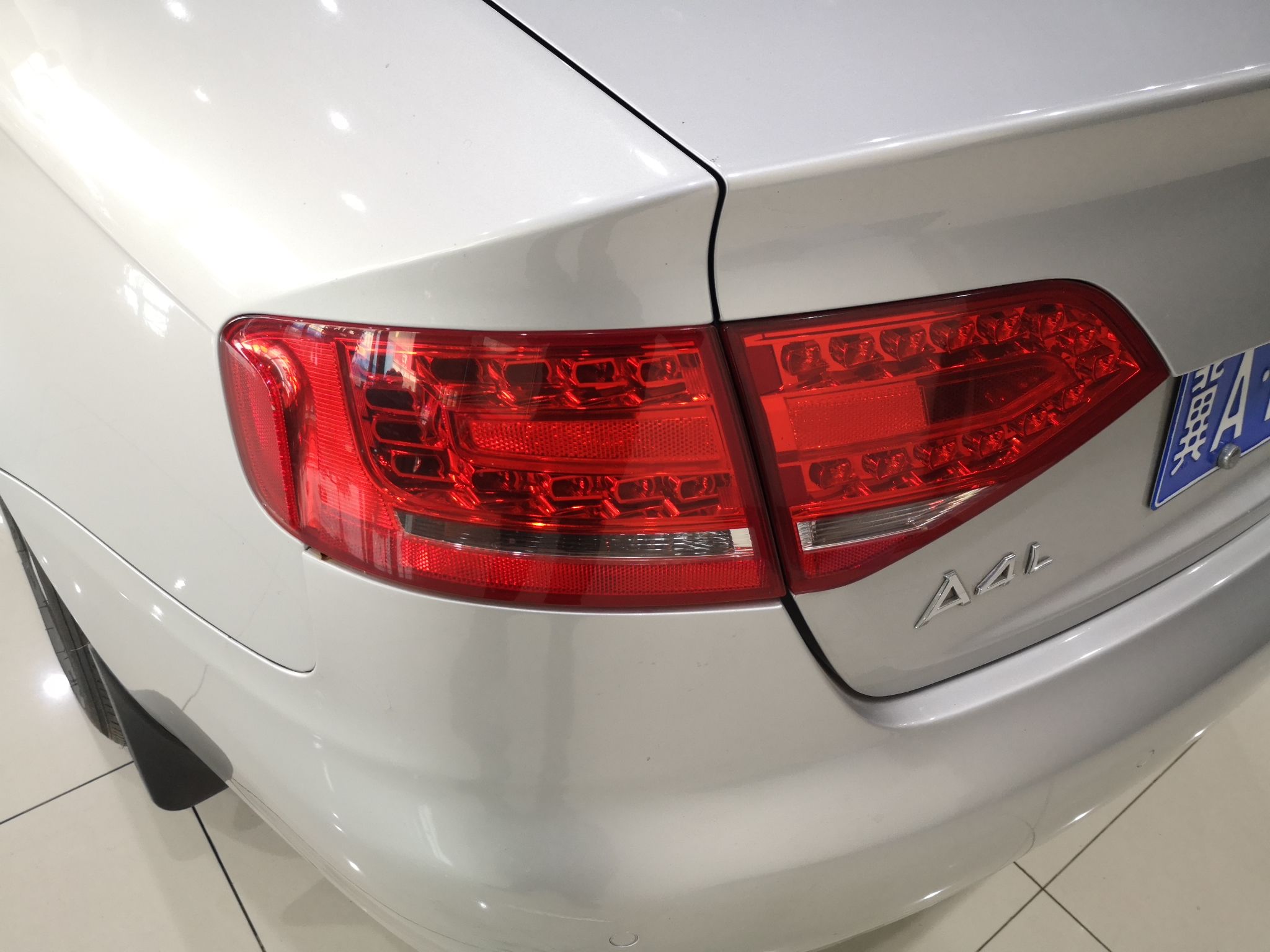 奥迪A4L 2012款 2.0 TFSI 自动标准型