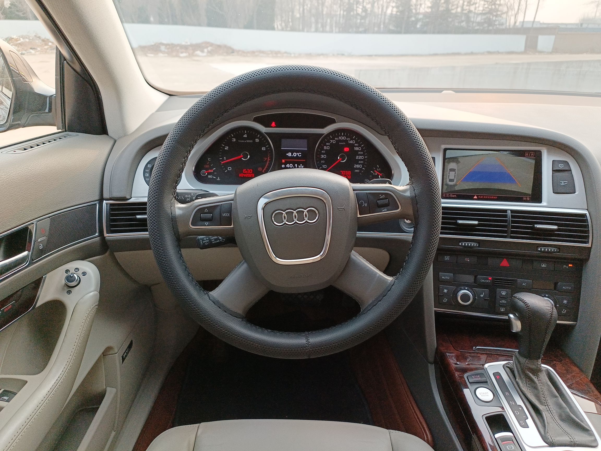 奥迪A6L 2011款 3.0 TFSI quattro 豪华型