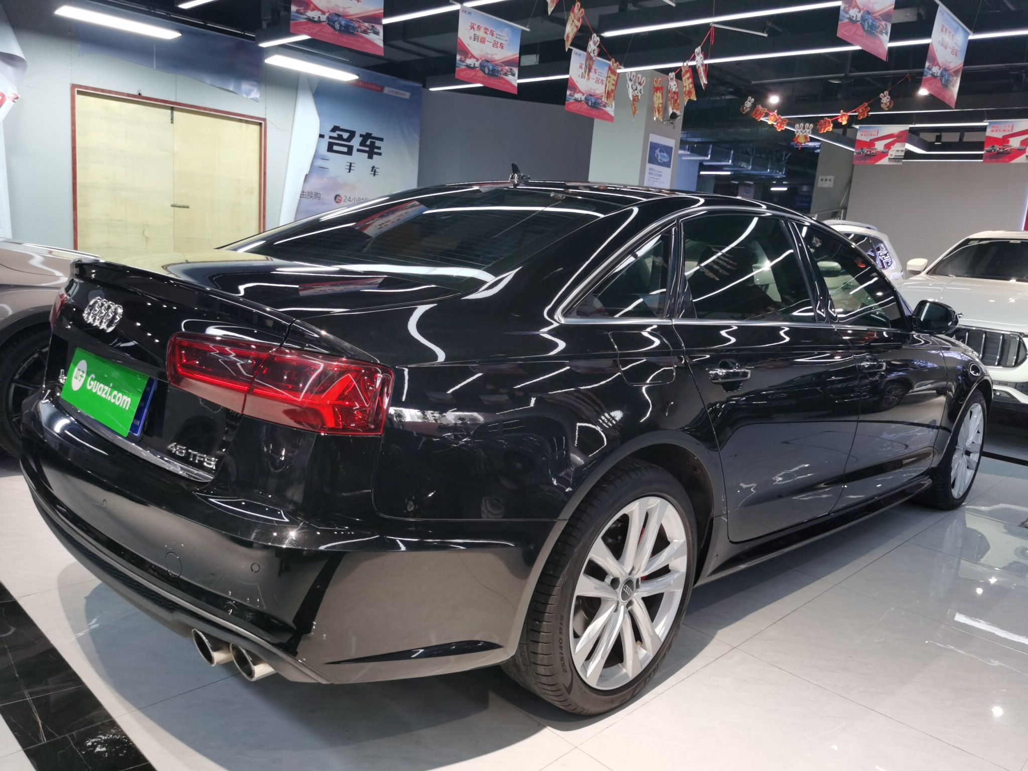 奥迪A6L 2018款 30周年年型 45 TFSI quattro 豪华型