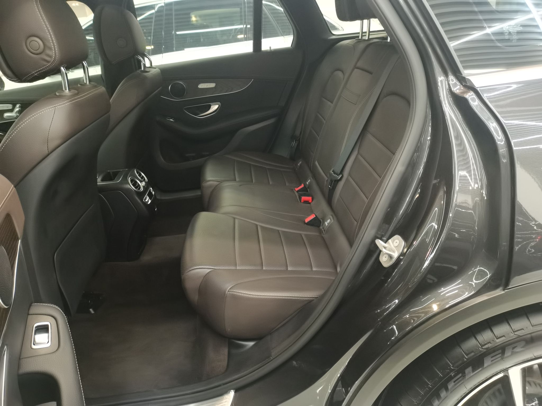 奔驰GLC级 2021款 GLC 260 L 4MATIC 豪华型