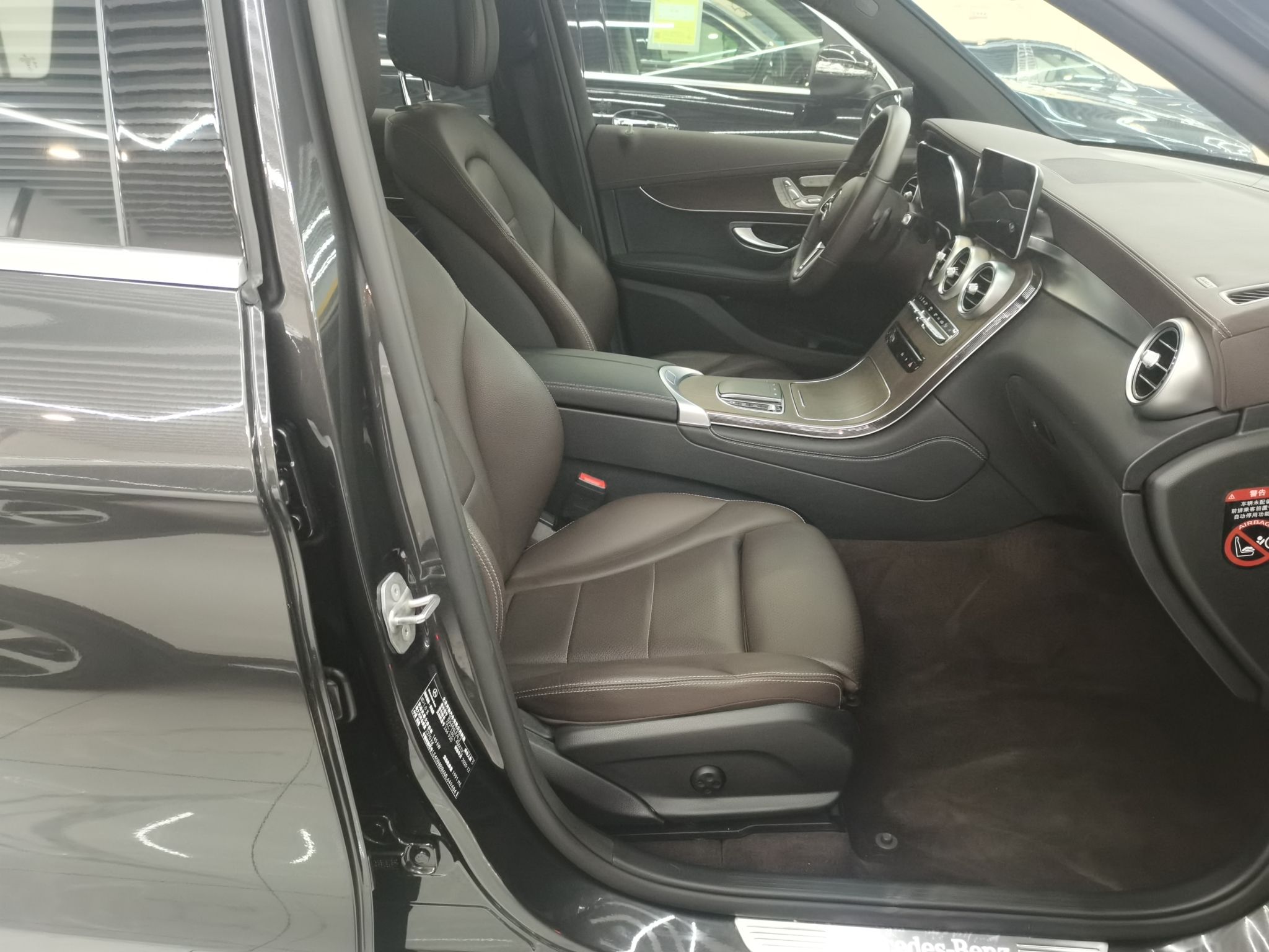 奔驰GLC级 2021款 GLC 260 L 4MATIC 豪华型