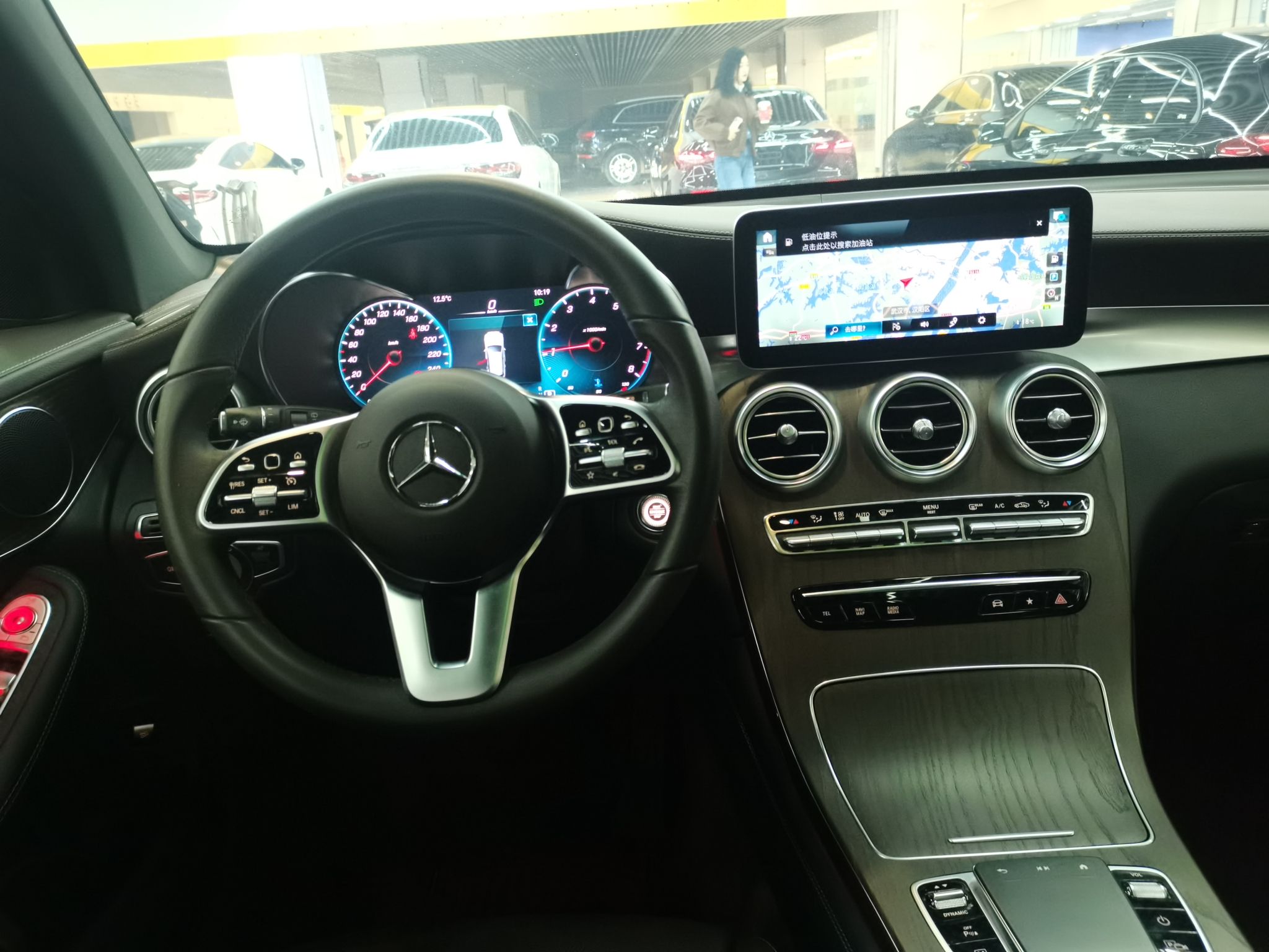 奔驰GLC级 2021款 GLC 260 L 4MATIC 豪华型