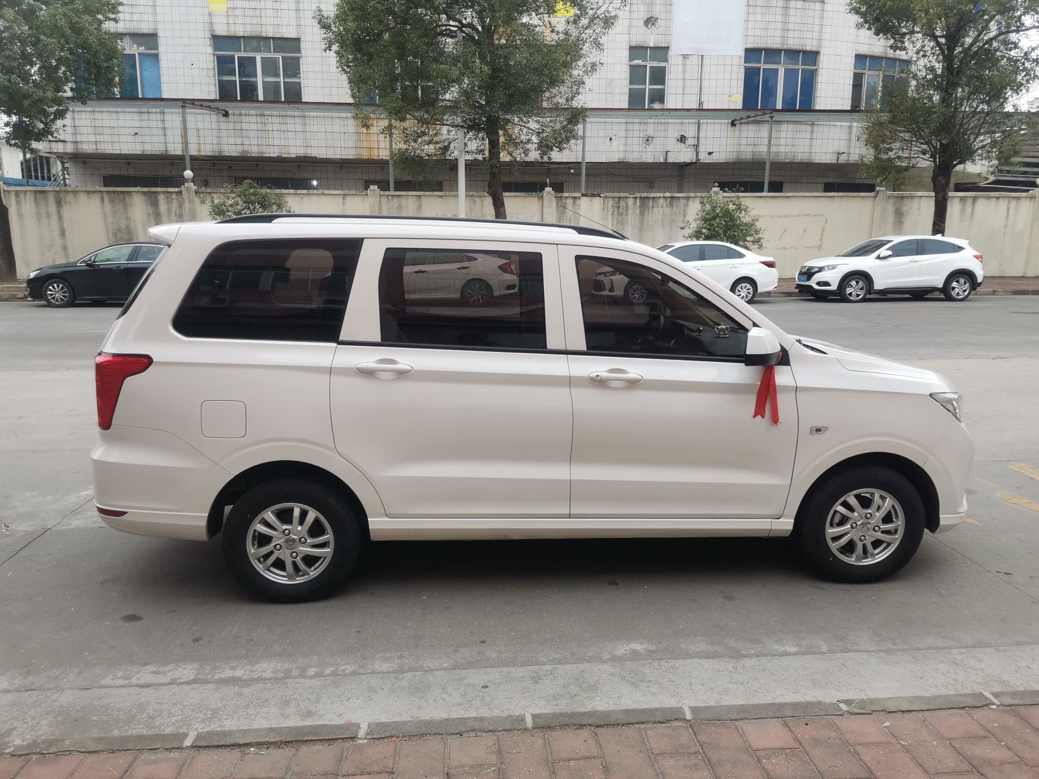 五菱汽车 五菱宏光 2019款 1.5L S标准型国VI LAR