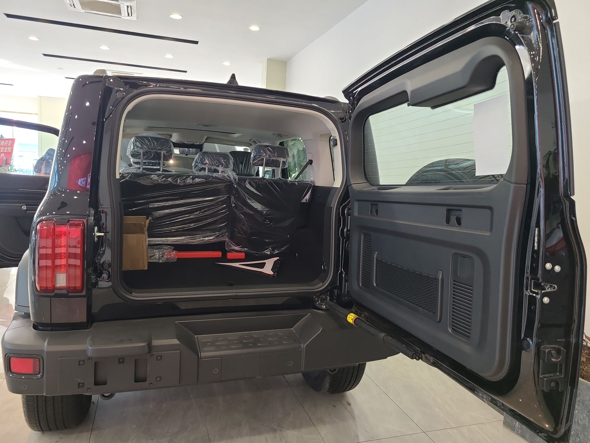 坦克300 2023款 越野版 2.0T 征服者