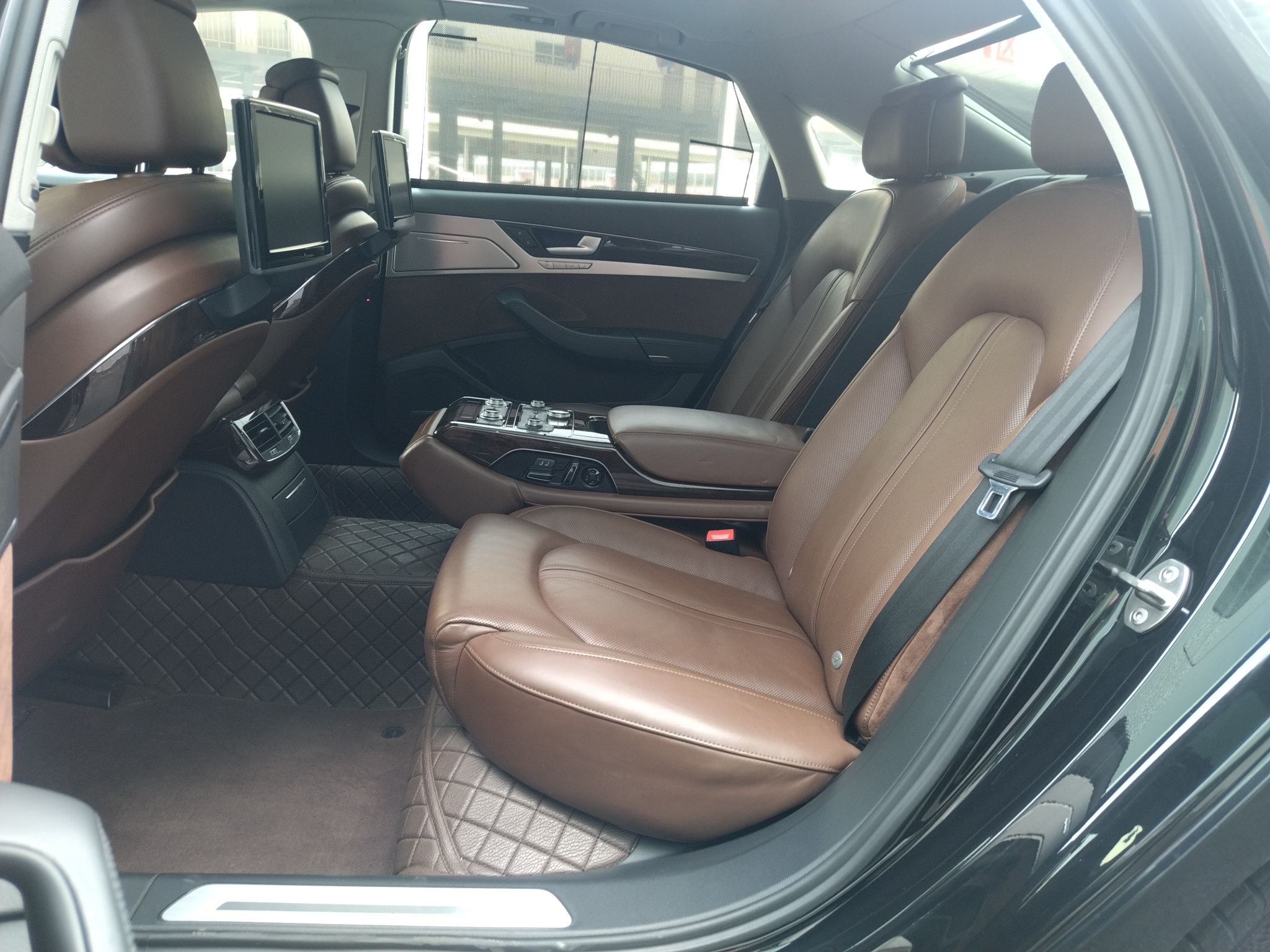 奥迪A8L 2014款 A8L 60 TFSI quattro豪华型(进口)