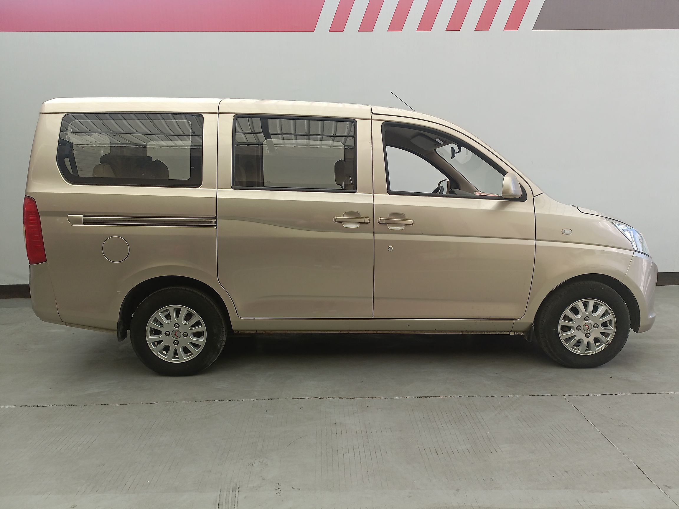 五菱汽车 五菱荣光V 2018款 1.5L标准型