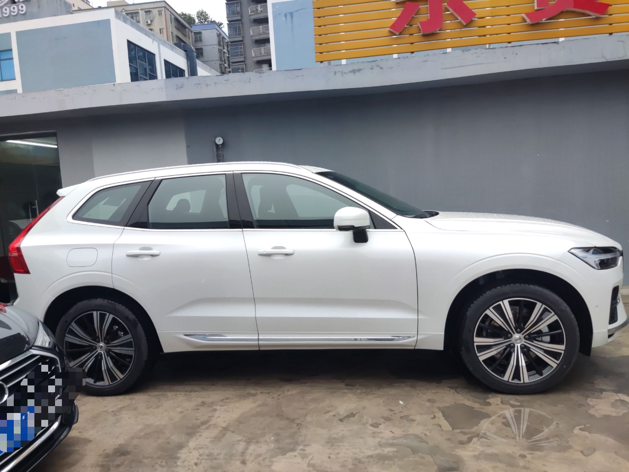 沃尔沃XC60新能源 2023款 T8 插电混动 长续航四驱智远豪华版