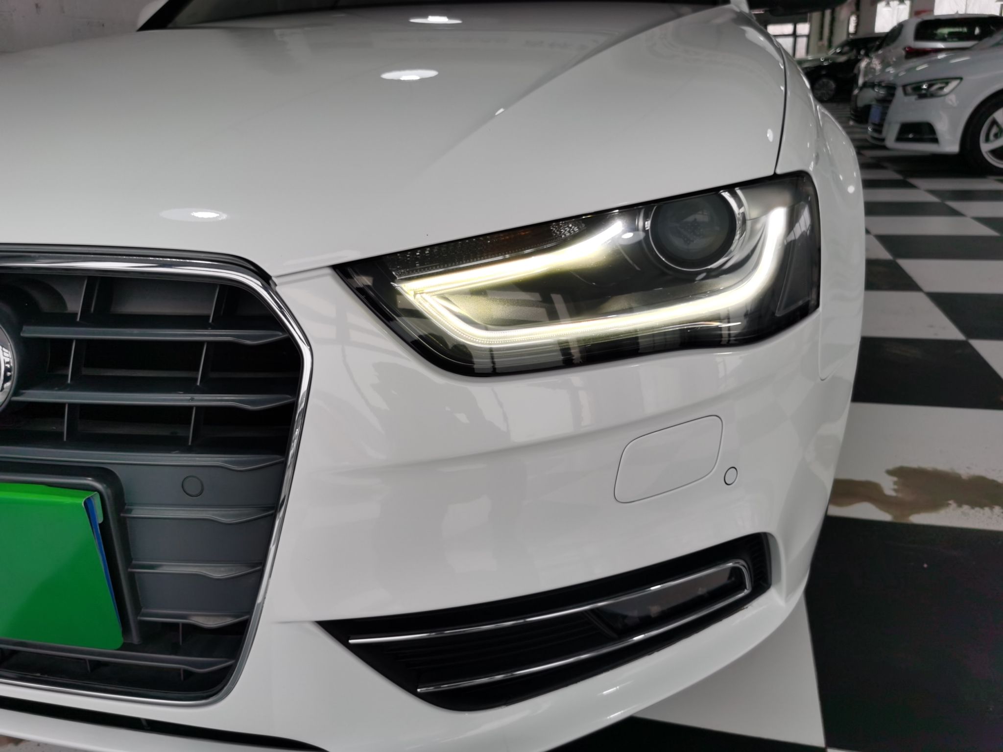 奥迪A4L 2013款 35 TFSI 自动舒适型