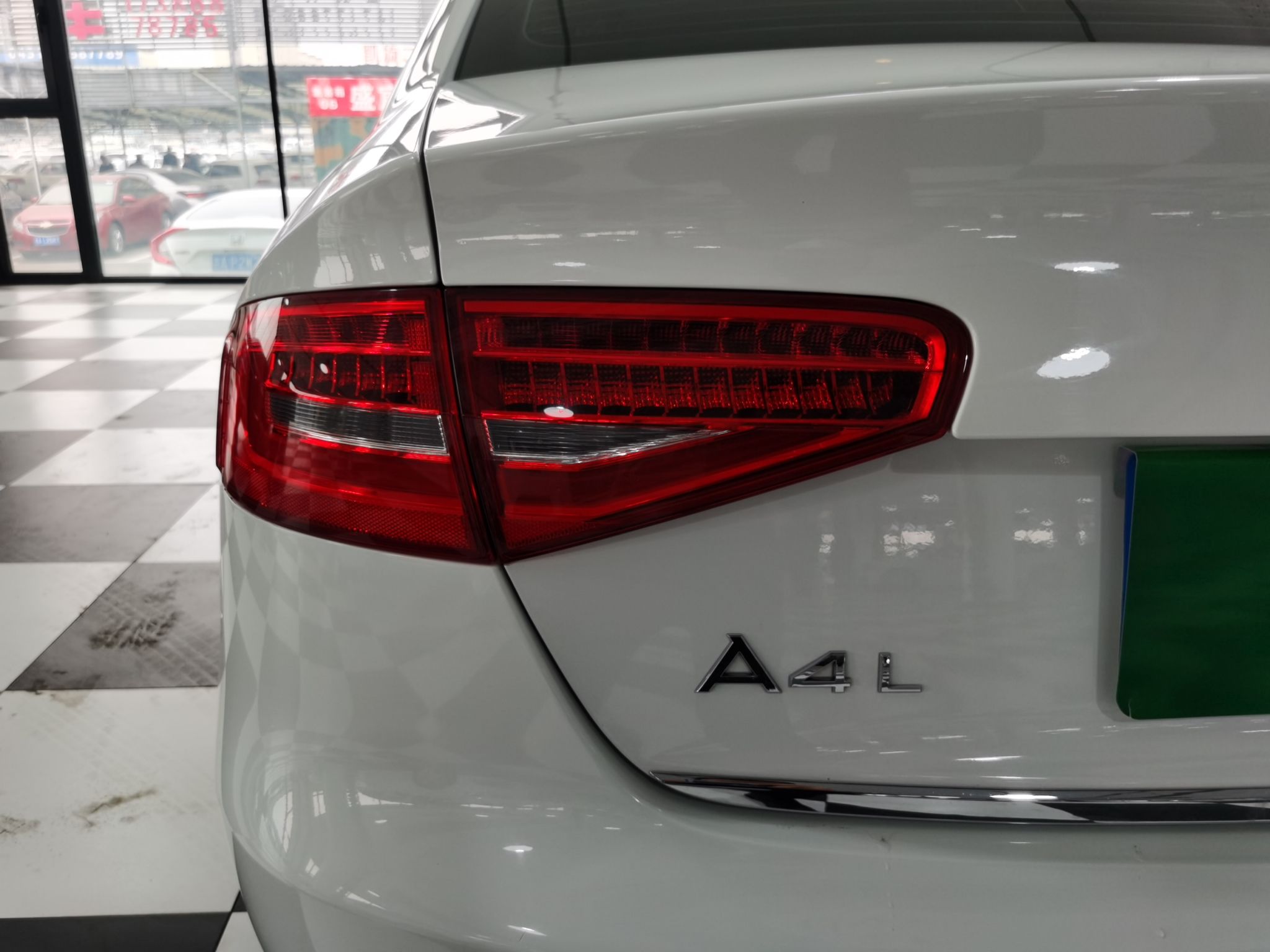 奥迪A4L 2013款 35 TFSI 自动舒适型