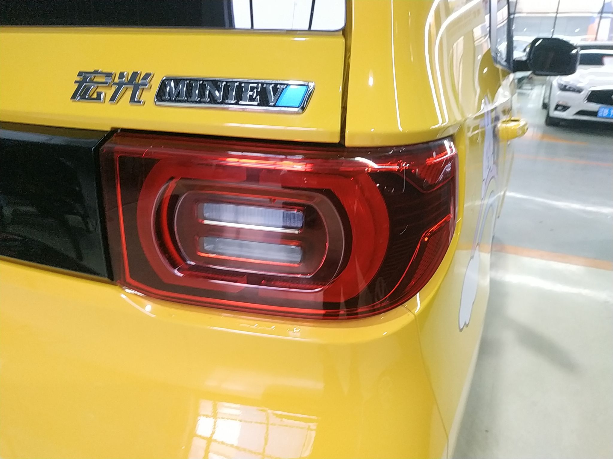 五菱汽车 宏光MINI EV 2021款 马卡龙时尚款 磷酸铁锂