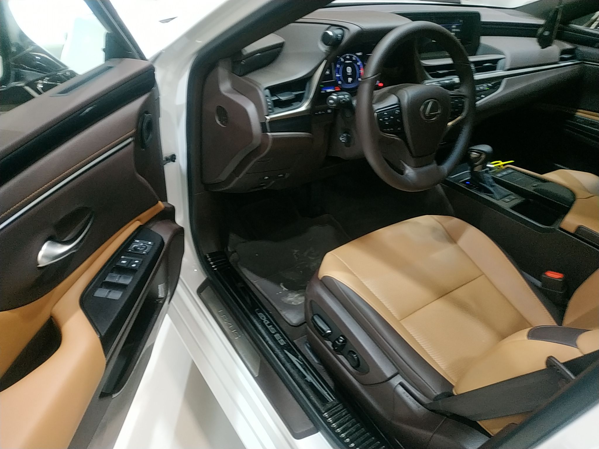 雷克萨斯ES 2018款 200 卓越版 国V