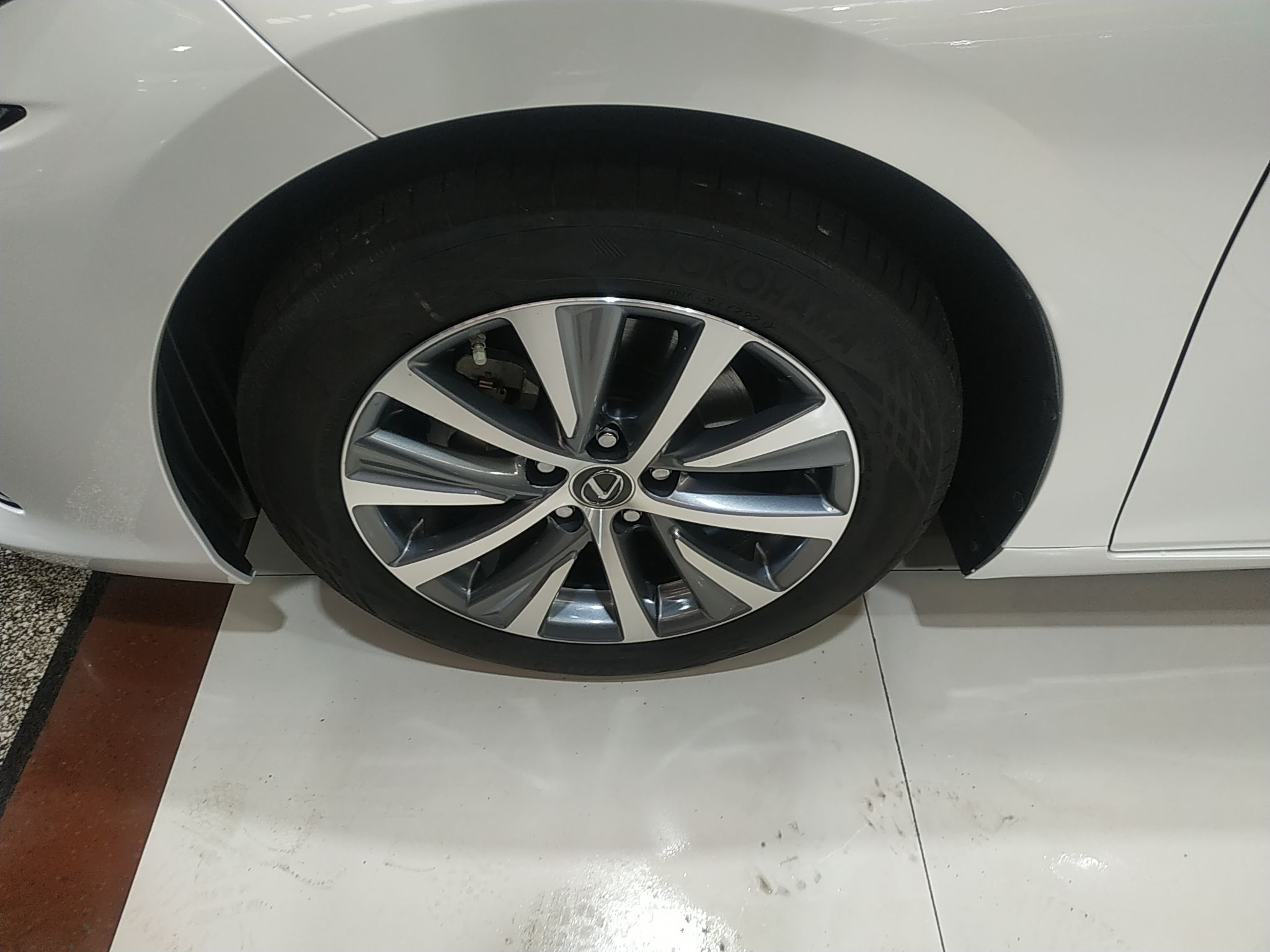 雷克萨斯ES 2018款 200 卓越版 国V