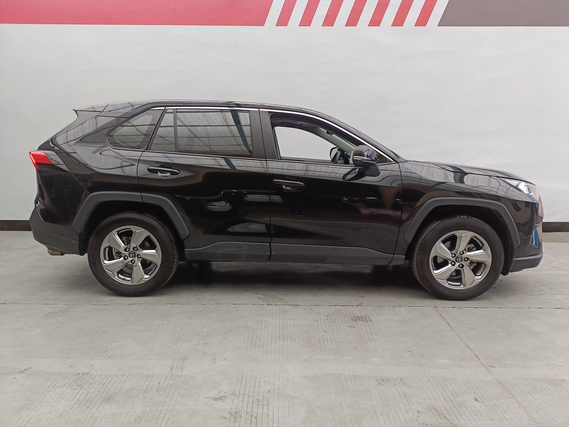 丰田 RAV4 2022款 2.0L CVT两驱风尚版