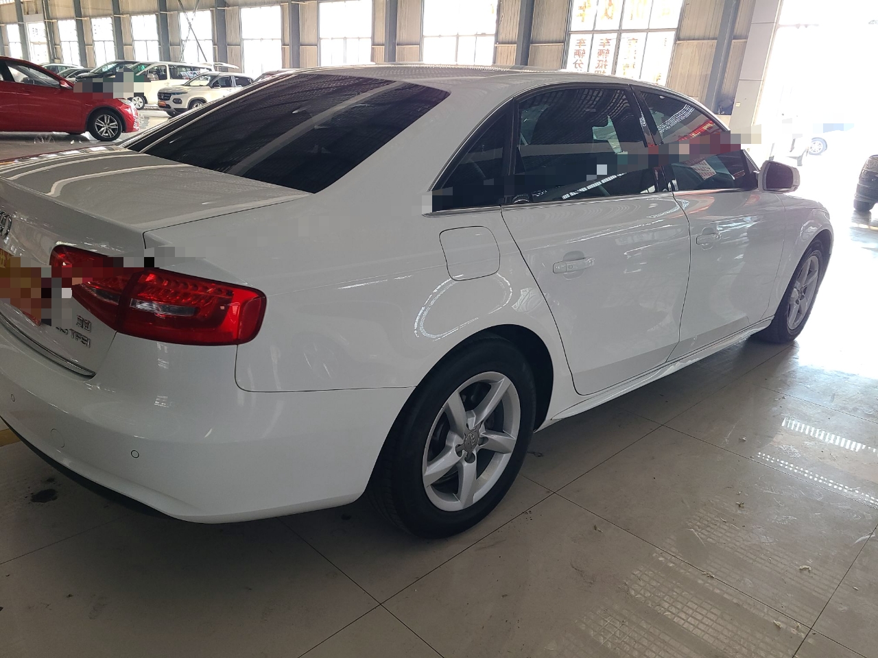 奥迪A4L 2013款 35 TFSI 自动标准型