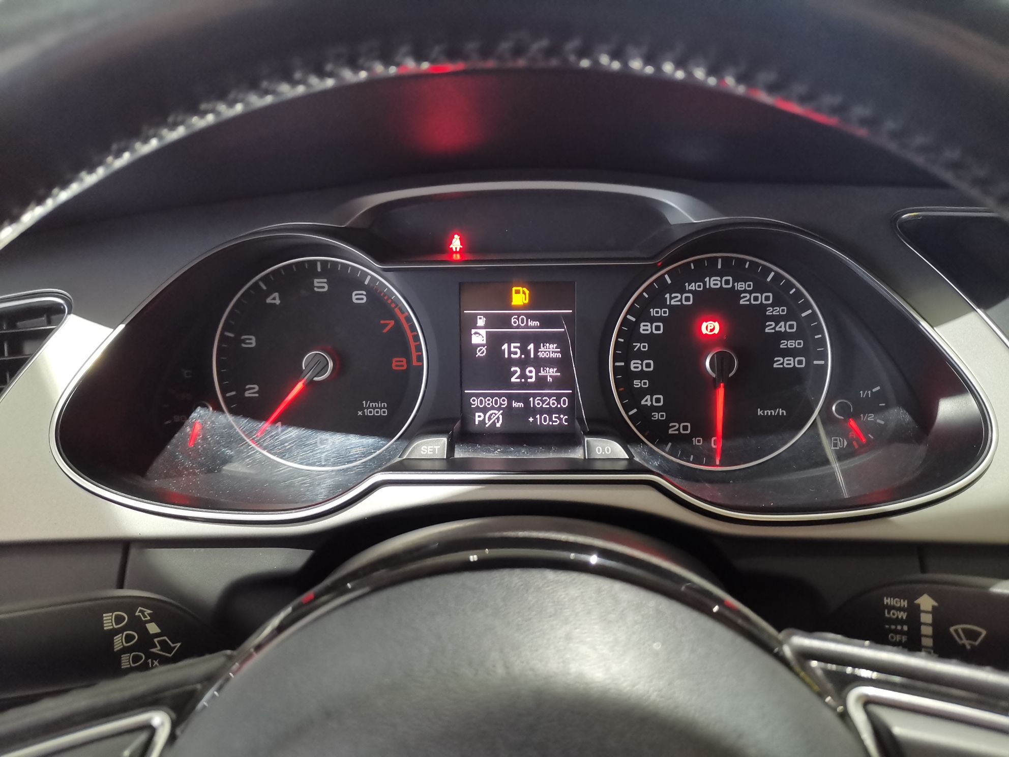 奥迪A4L 2013款 35 TFSI 自动标准型