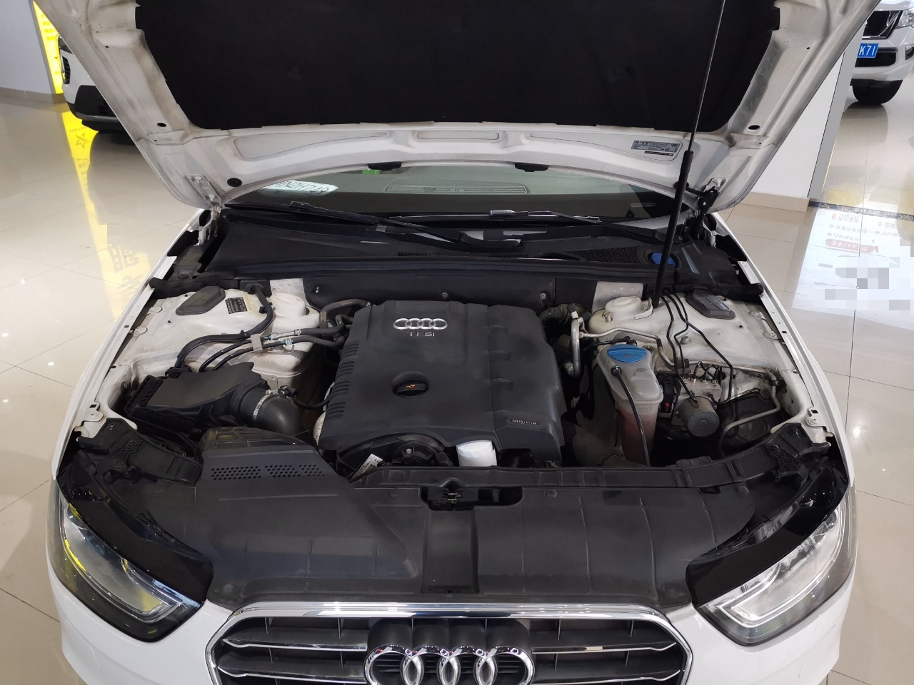 奥迪A4L 2013款 35 TFSI 自动标准型