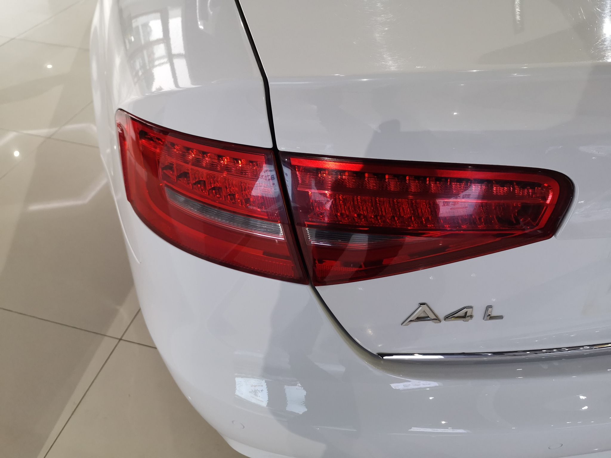 奥迪A4L 2013款 35 TFSI 自动标准型