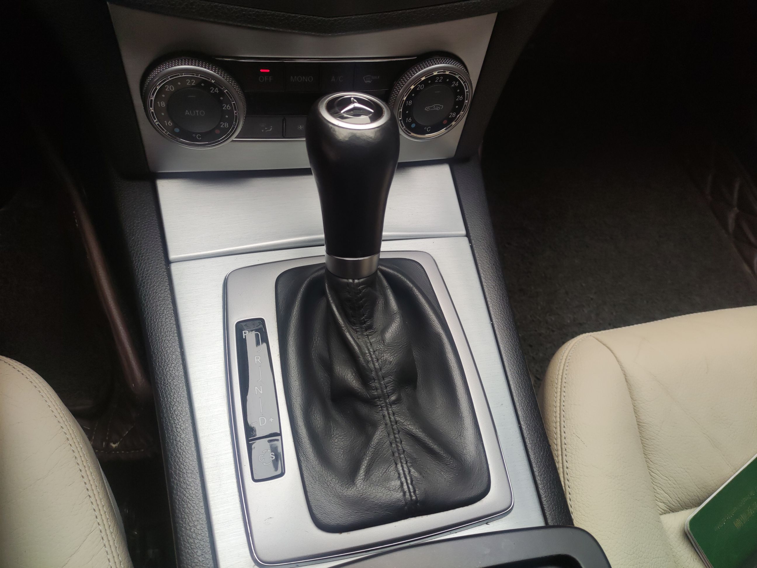 奔驰C级 2010款 C 300 旅行版(进口)