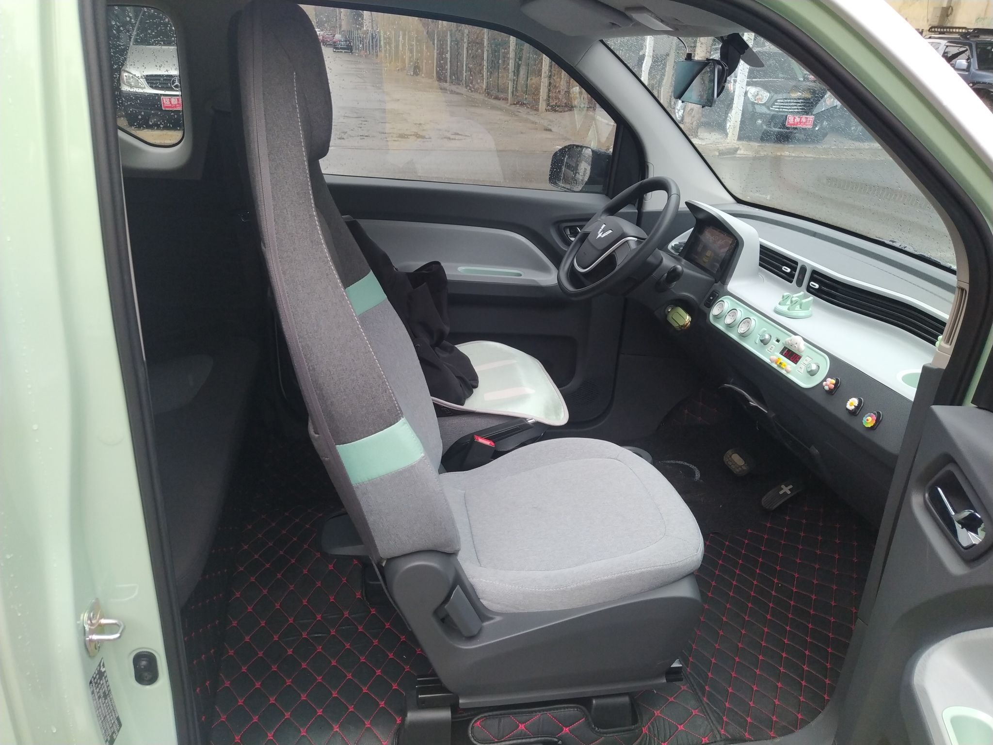 五菱汽车 宏光MINI EV 2022款 马卡龙臻享款 磷酸铁锂