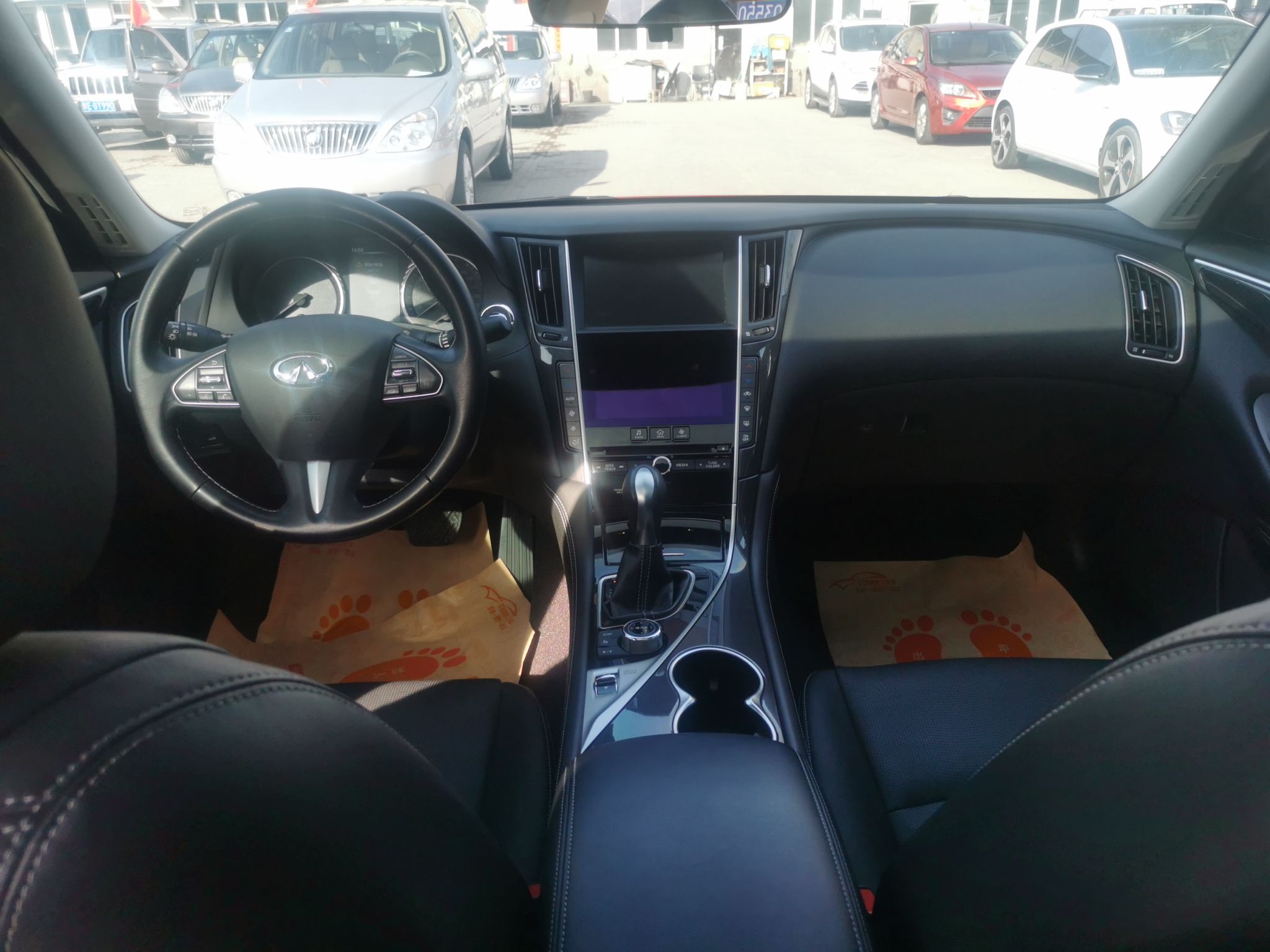 英菲尼迪Q50 2014款 2.0T 舒适版(进口)